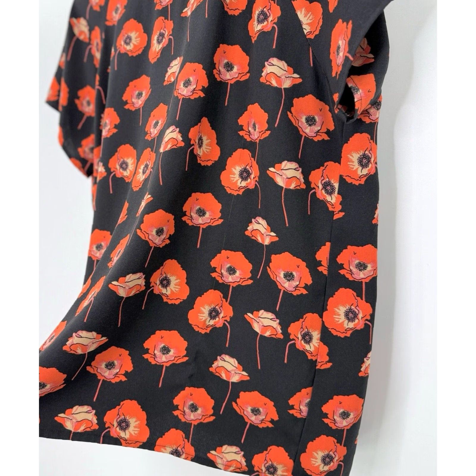 Vintage CAbi Flanders Poppy Blouse Black Red Short Sleeve Split Back Size M Floral Size M / US 6-8 / IT 42-44 - 5 Thumbnail