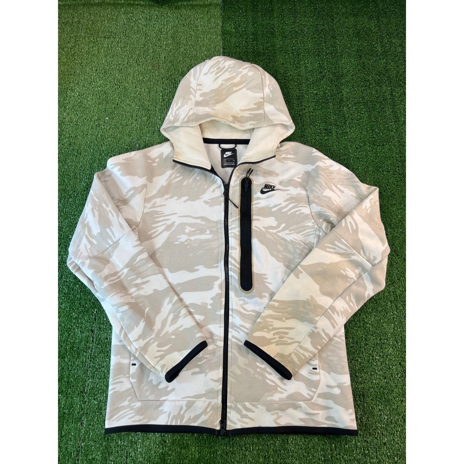 Nike Nike Men's NSW Tech Fleece Camo Hoodie White Size Small Size US S / EU 44-46 / 1 - 1 Thumbnail