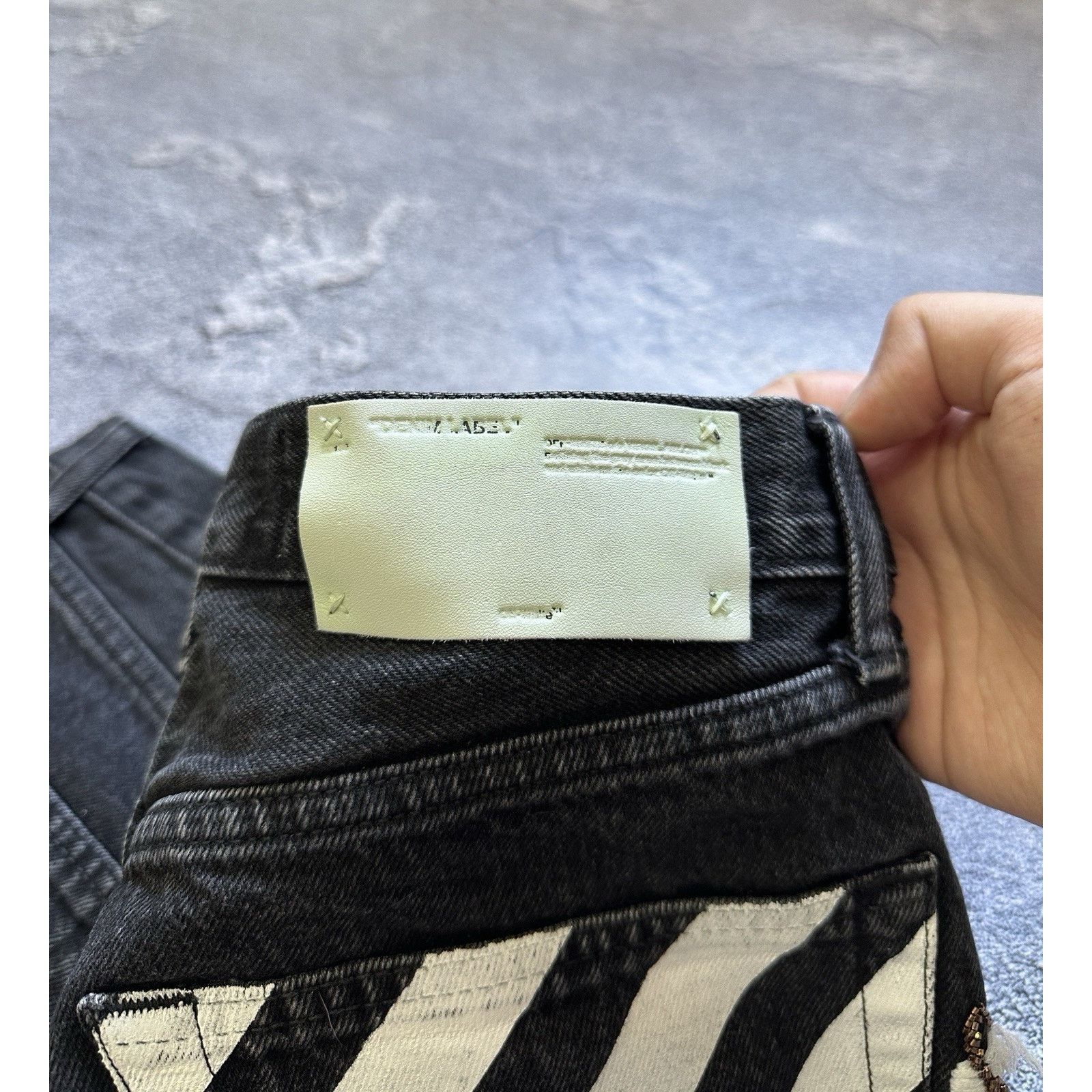 Off-White Off-White Womens Washed Style Denim Mini Shorts Embroidered Size 29" - 11 Thumbnail
