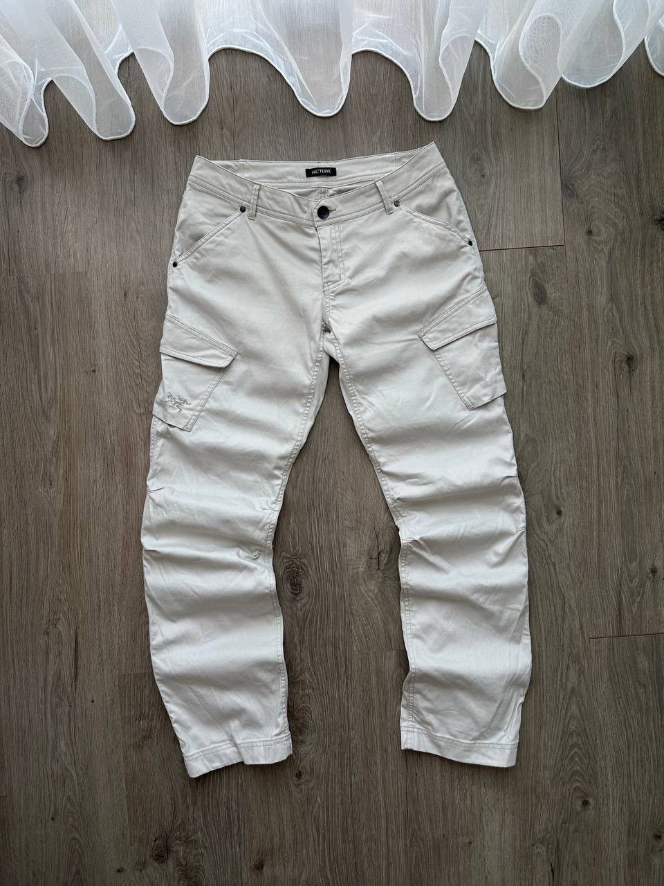 Arc'teryx × Vintage Vintage Arc’Teryx Cargo Outdoor White Pants Size US 30 / EU 46 - 1 Thumbnail