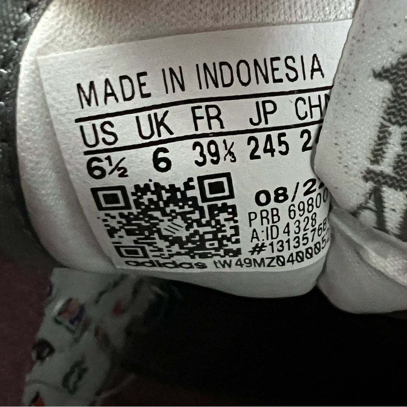 Adidas Adidas Men's Forum 84 Low Home Alone 2 “Pigeon Lady” ID4328 Size US 6.5 / EU 39-40 - 14 Thumbnail