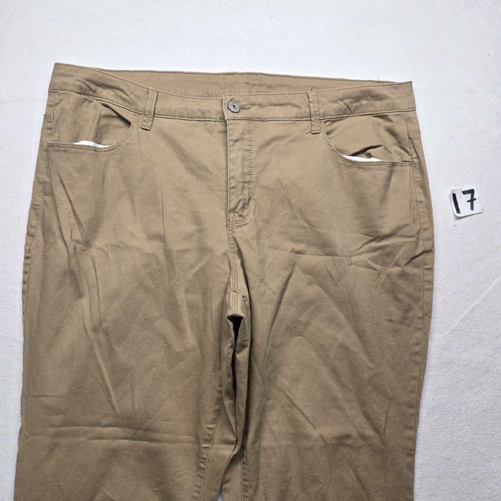 Faded Glory Faded Glory Women's Plus Size 22 Chino Capri Pants Beige Casual Summer Beach Size 40" / US 18 - 2 Thumbnail