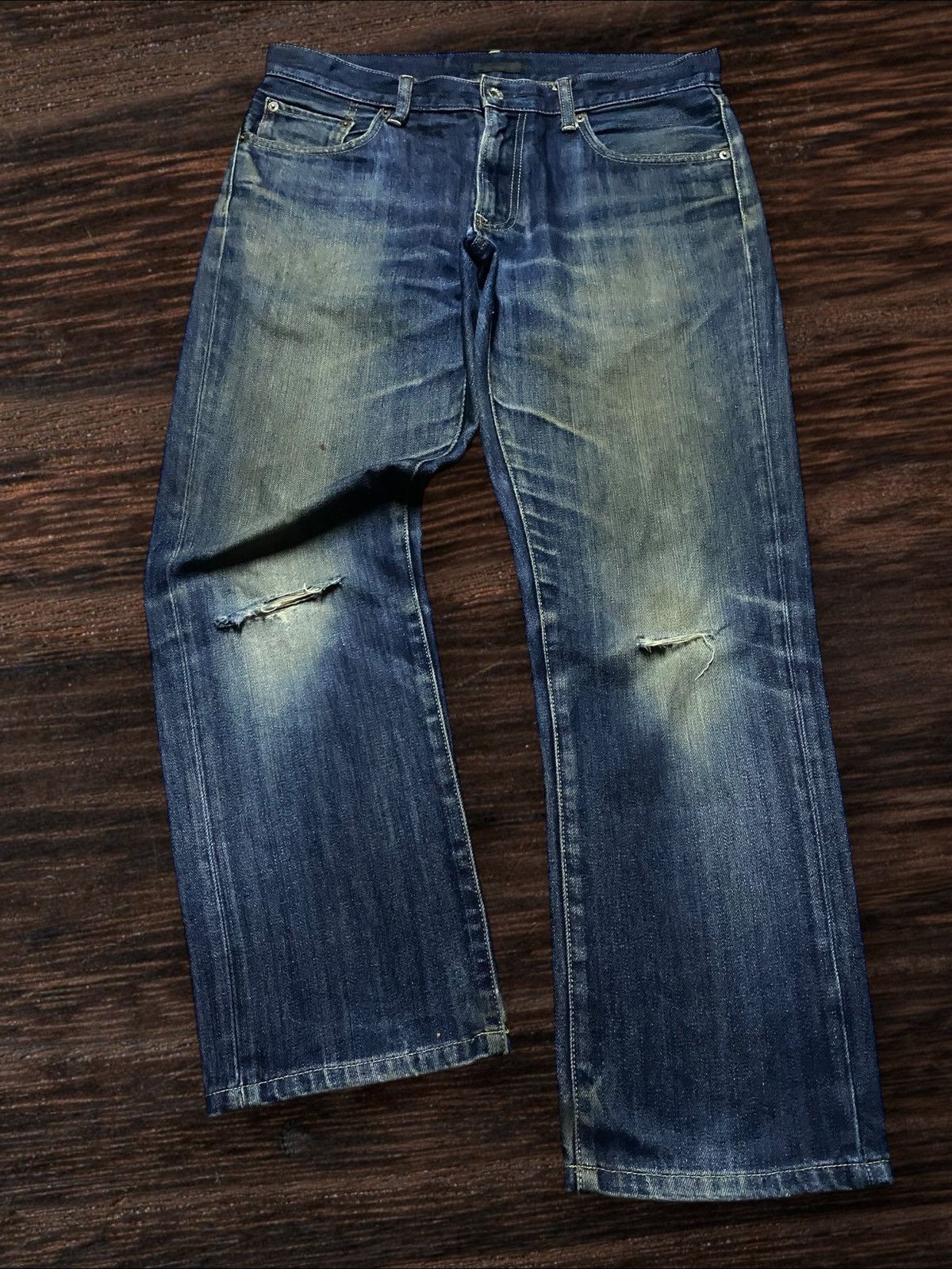 Japanese Brand Vintage Japanese Brand Uniqlo Mud Wash Distressed Loose Jean Size US 34 / EU 50 - 1 Thumbnail