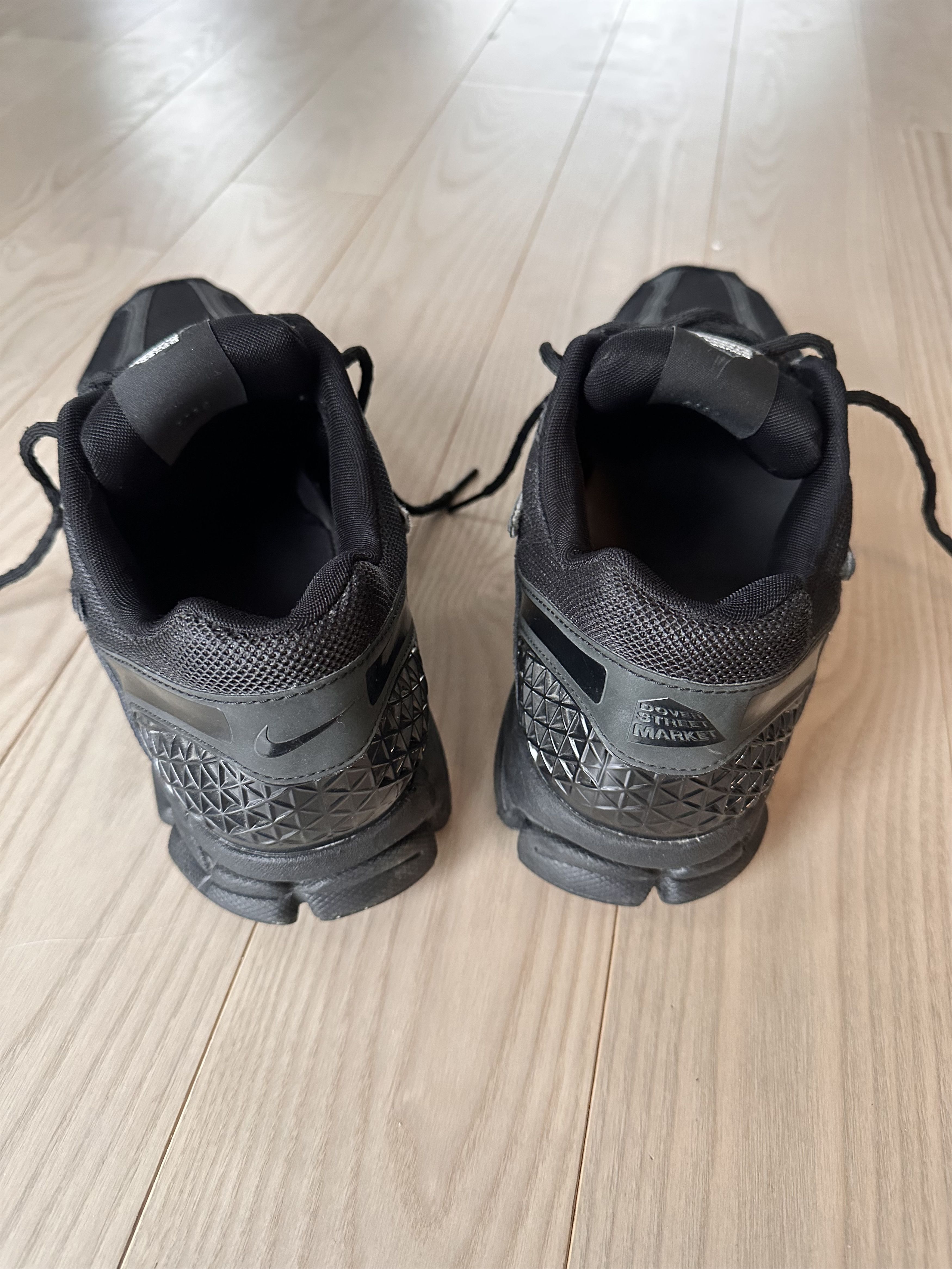 Nike DSM x NIKE ZOOM VOMERO 5 Dover Street Market Size US 10.5 / EU 43-44 - 7 Thumbnail
