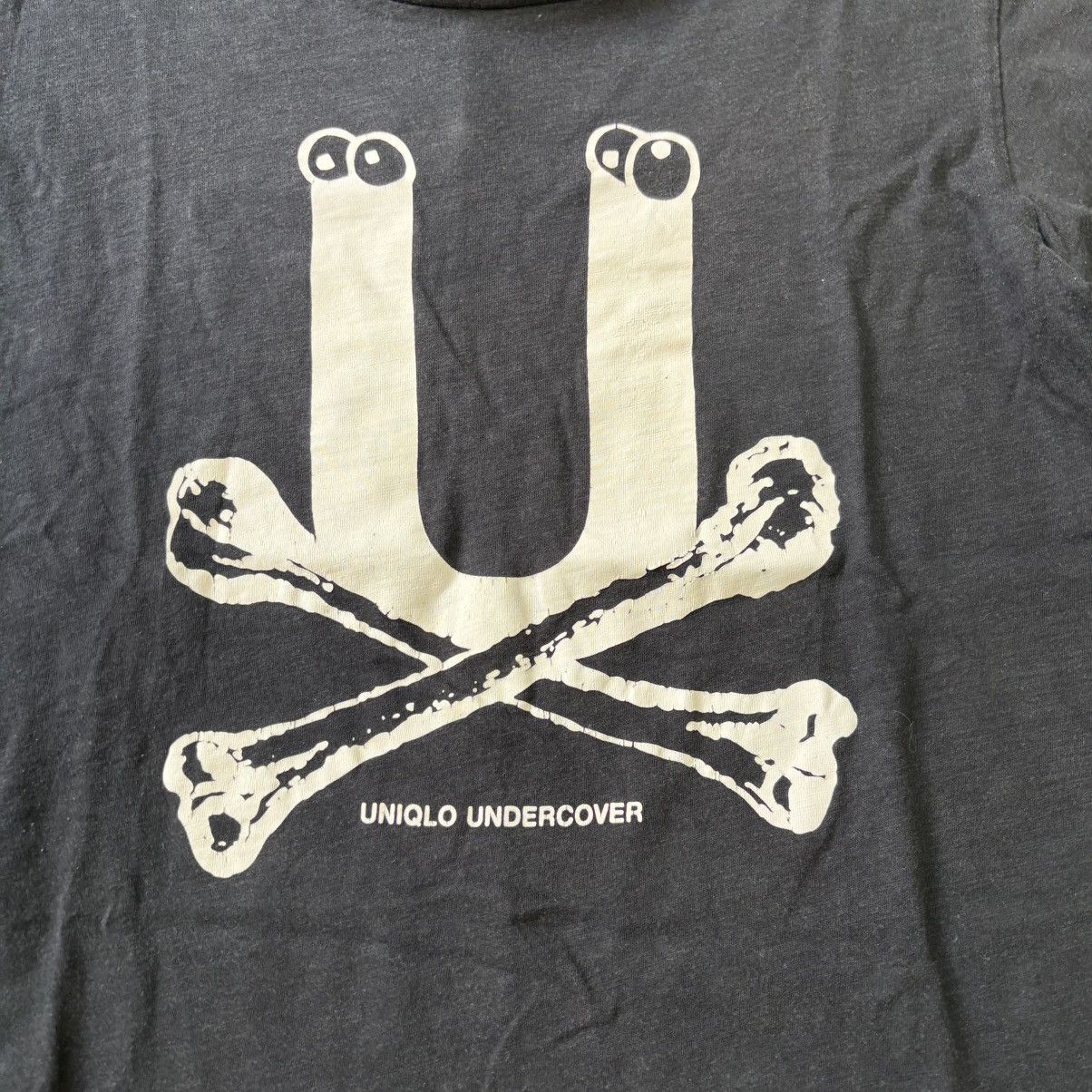 Undercover × Uniqlo Uniqlo/Undercover Crossbones U Tee Size US L / EU 52-54 / 3 - 2 Thumbnail