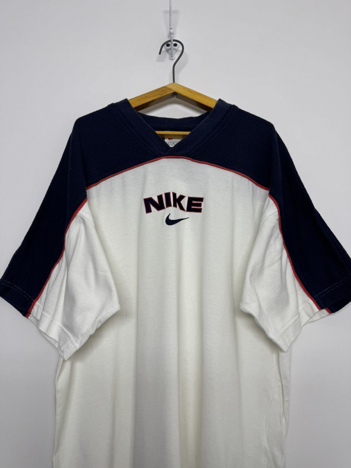 Nike Nike y2k Vintage Big Logo T Shirt Size US L / EU 52-54 / 3 - 4 Thumbnail