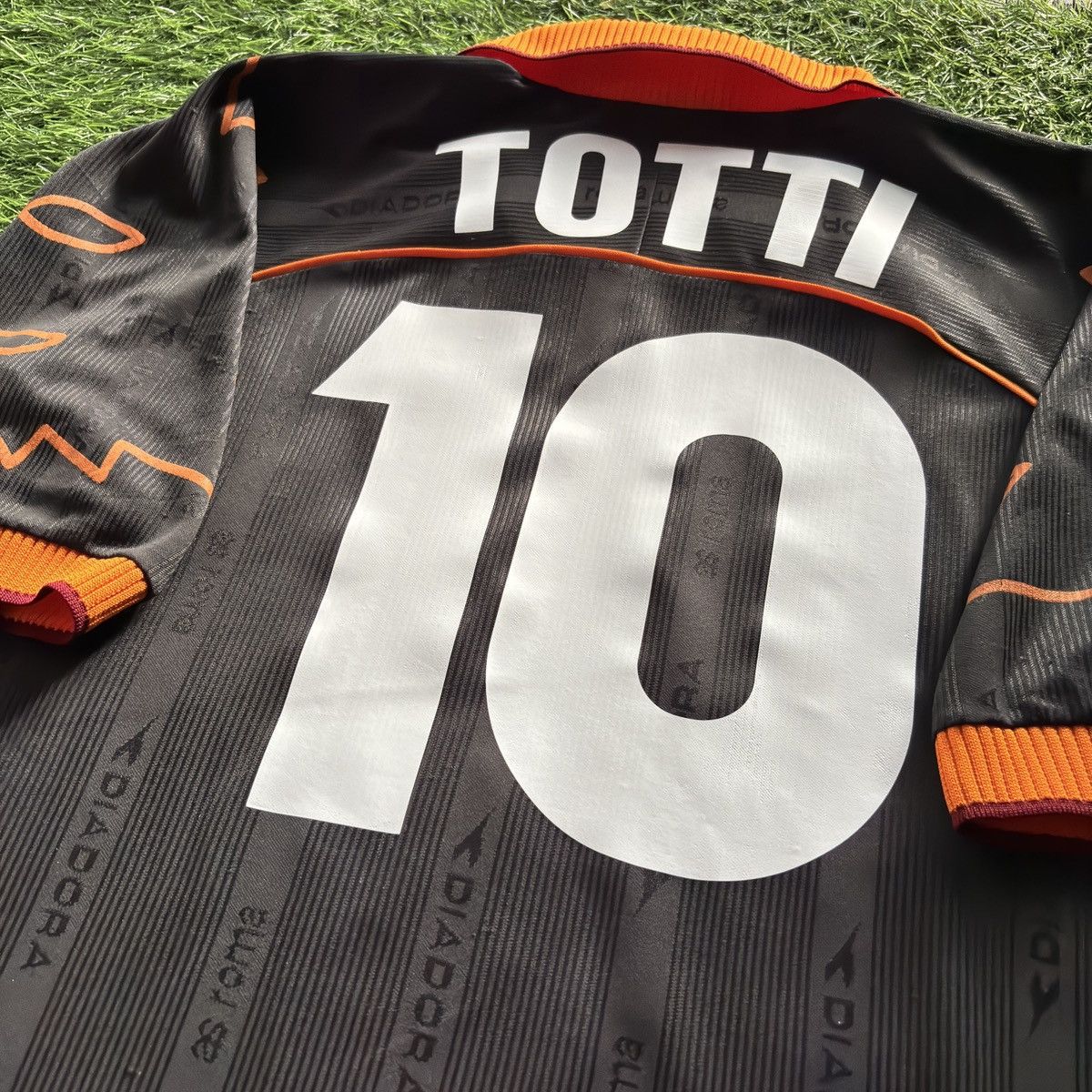 Diadora As Roma 3rd 1999-00 Totti #10 Soccer Jersey Size US L / EU 52-54 / 3 - 9 Thumbnail