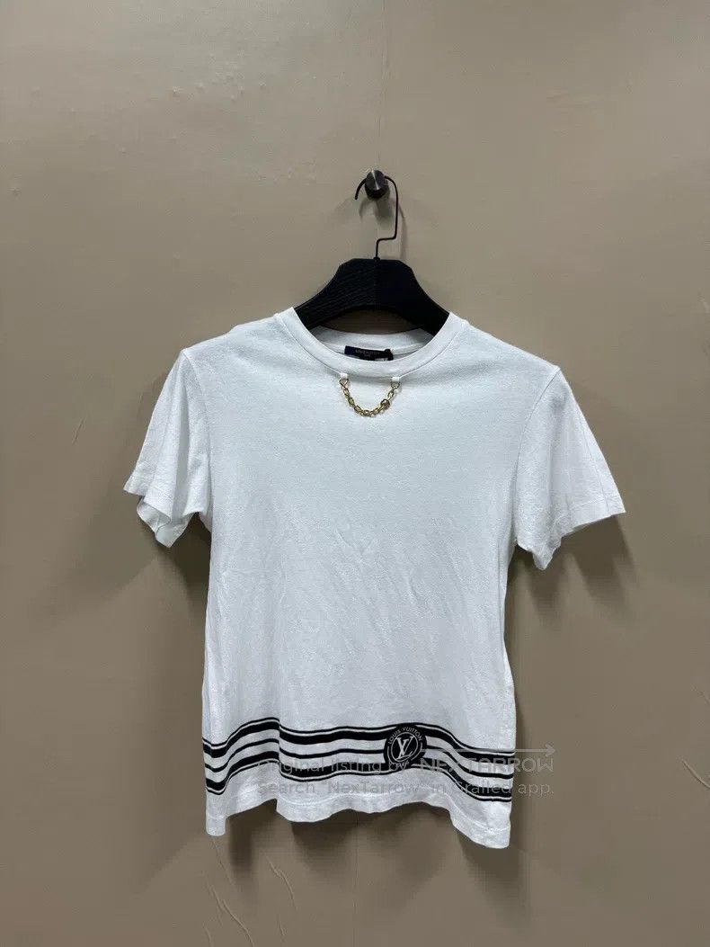 Louis Vuitton Louis Vuitton Solid color necklace striped short sleeve Size US XS / EU 42 / 0 - 1 Thumbnail