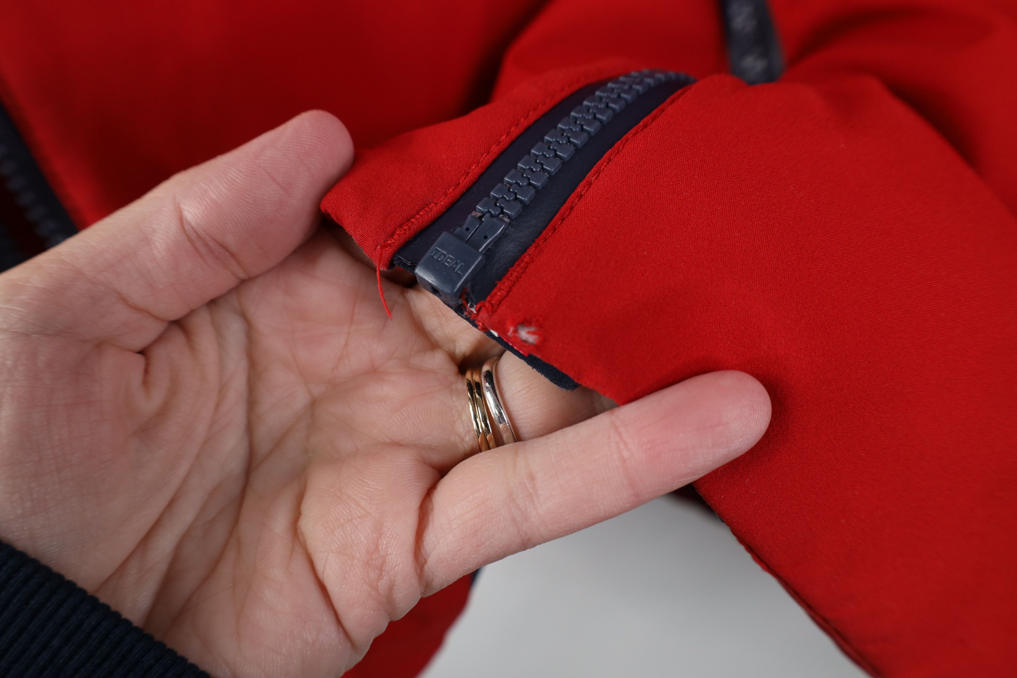 Tommy Hilfiger Vintage Y2K Tommy Hilfiger Flag Patch Hooded Puffer Jacket Size US M / EU 48-50 / 2 - 11 Thumbnail