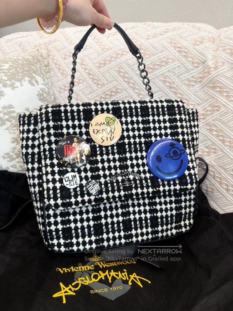 Vivienne Westwood Vivienne Westwood size os Badge black and white checkered b Size ONE SIZE - 1 Thumbnail