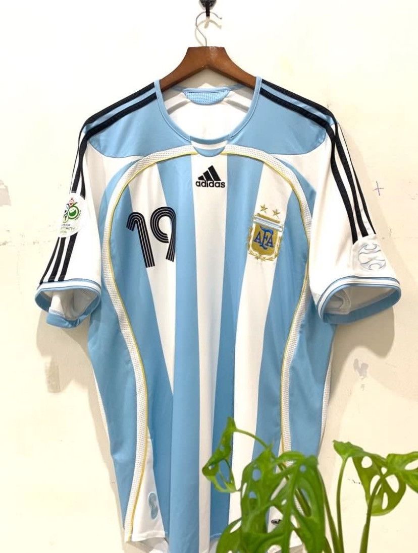 Adidas 2006 Argentina home kit jersey No.19 Messi Size US XL / EU 56 / 4 - 2 Thumbnail