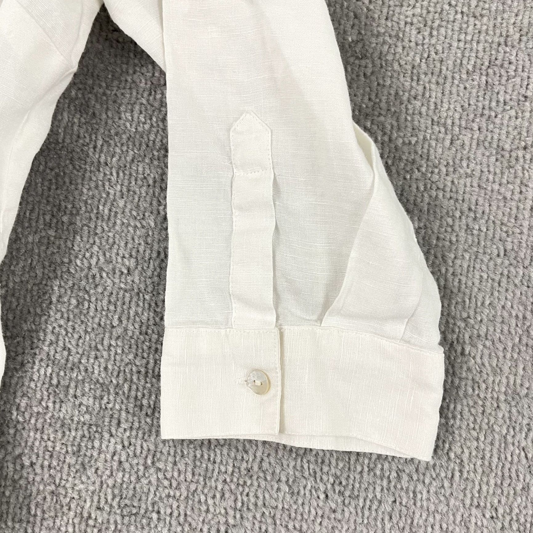 Vintage Edward Shirt Womens Large White 100% Irish Linen Tie Front Embroidered Pursed Bag Casual Shirt Womens L White Embroidered Linen Tie Front Edward Shirt Size L / US 10 / IT 46 - 7 Thumbnail