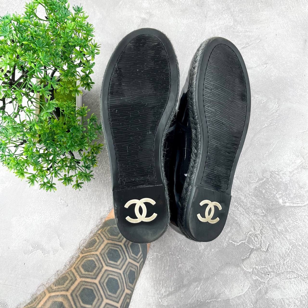 CHANEL ブラックレザー ベルト スタッズ付き　訳あり CHANEL ブラックレザー ベルト スタッズ付き 訳あり