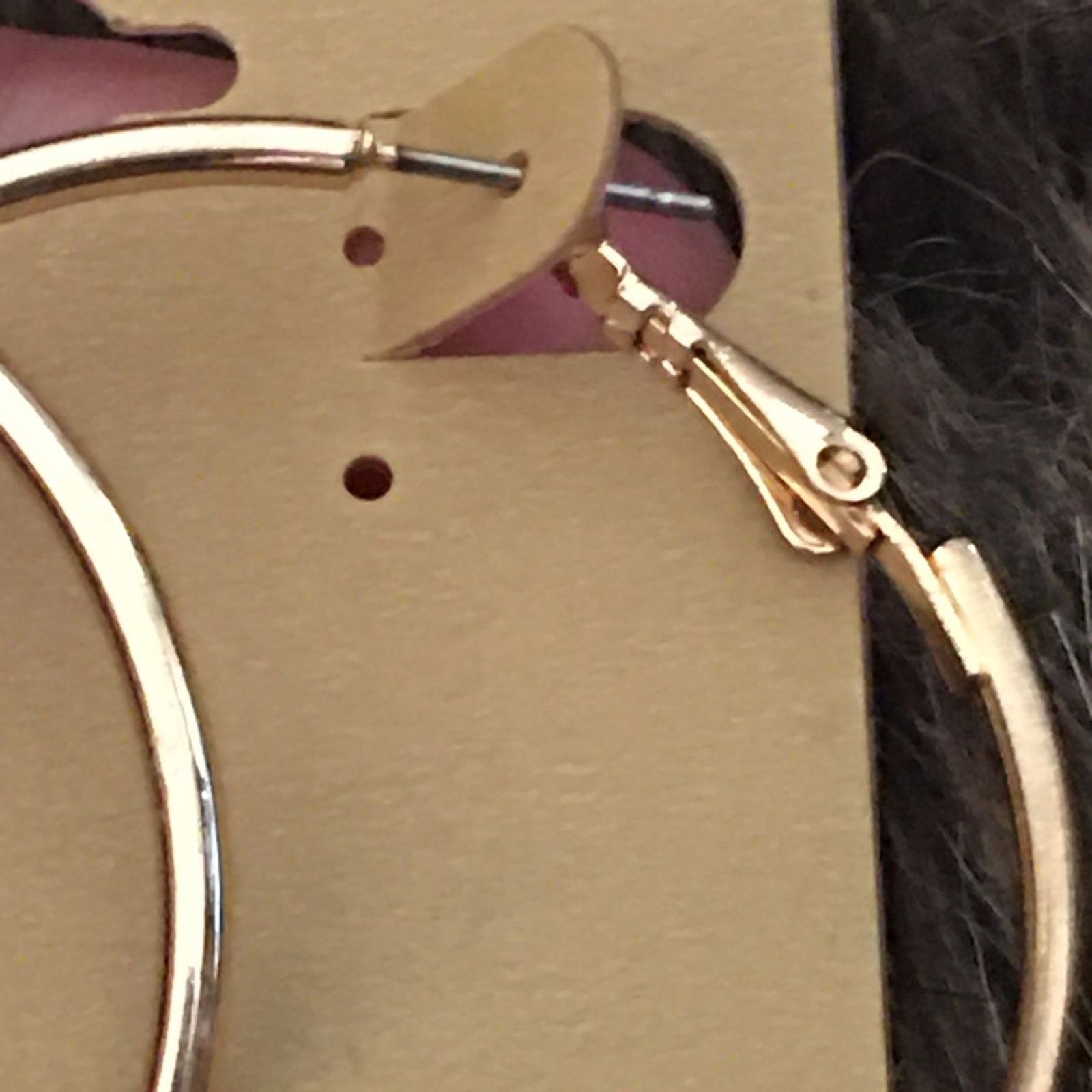 Vintage Vintage gold tone latch back hoop earrings Size ONE SIZE - 4 Thumbnail