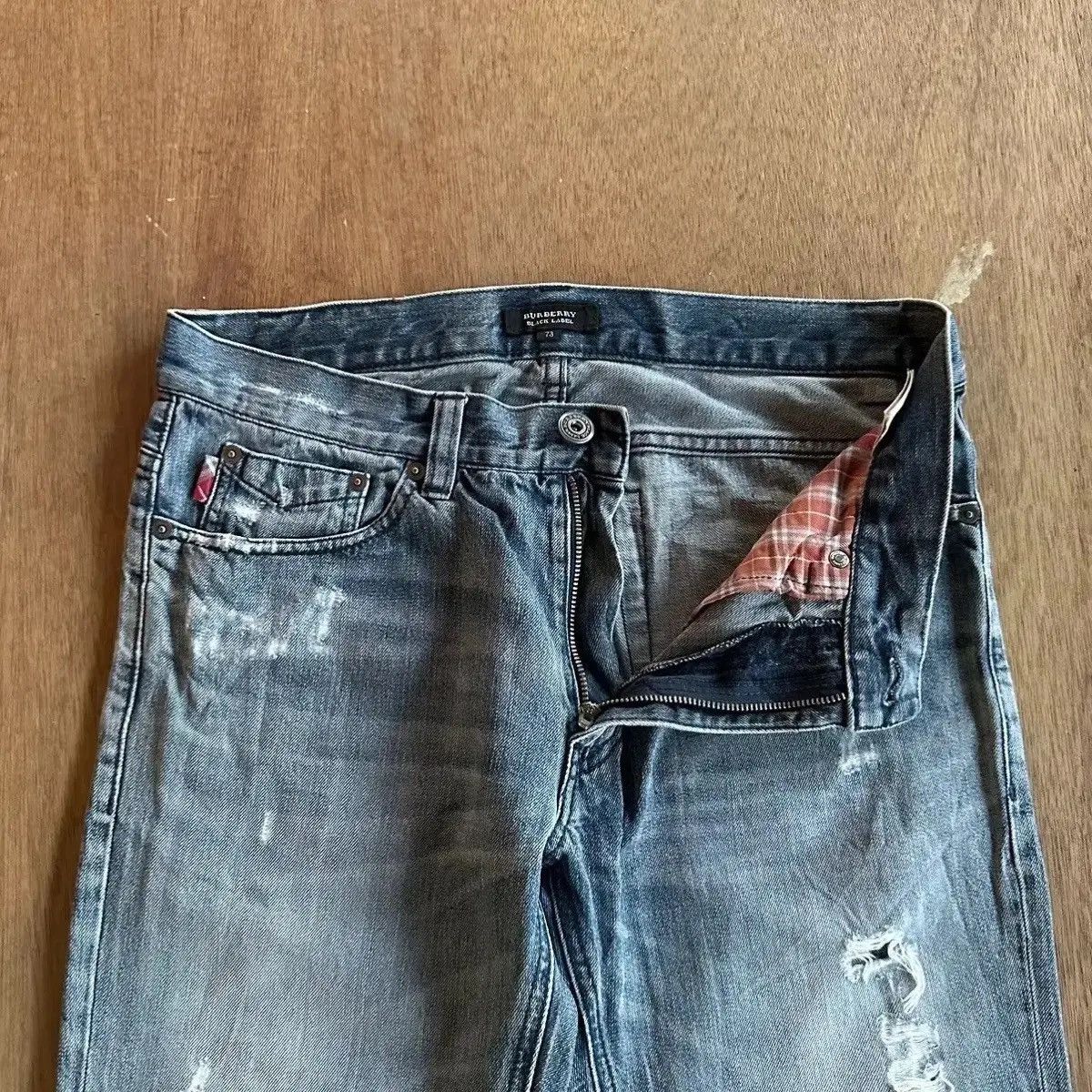 Black Label BURBERRY BLACK LABEL JEANS DISTRESSED DENIM RIPPED PANTS W31 Size US 31 - 9 Thumbnail