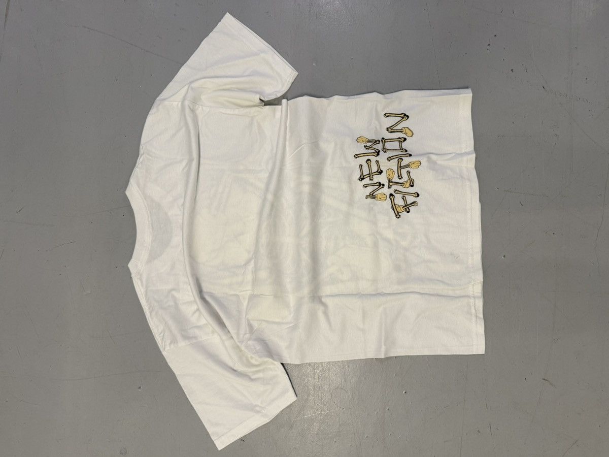 Kaws Kaws x Uniqlo Size US M / EU 48-50 / 2 - 5 Thumbnail