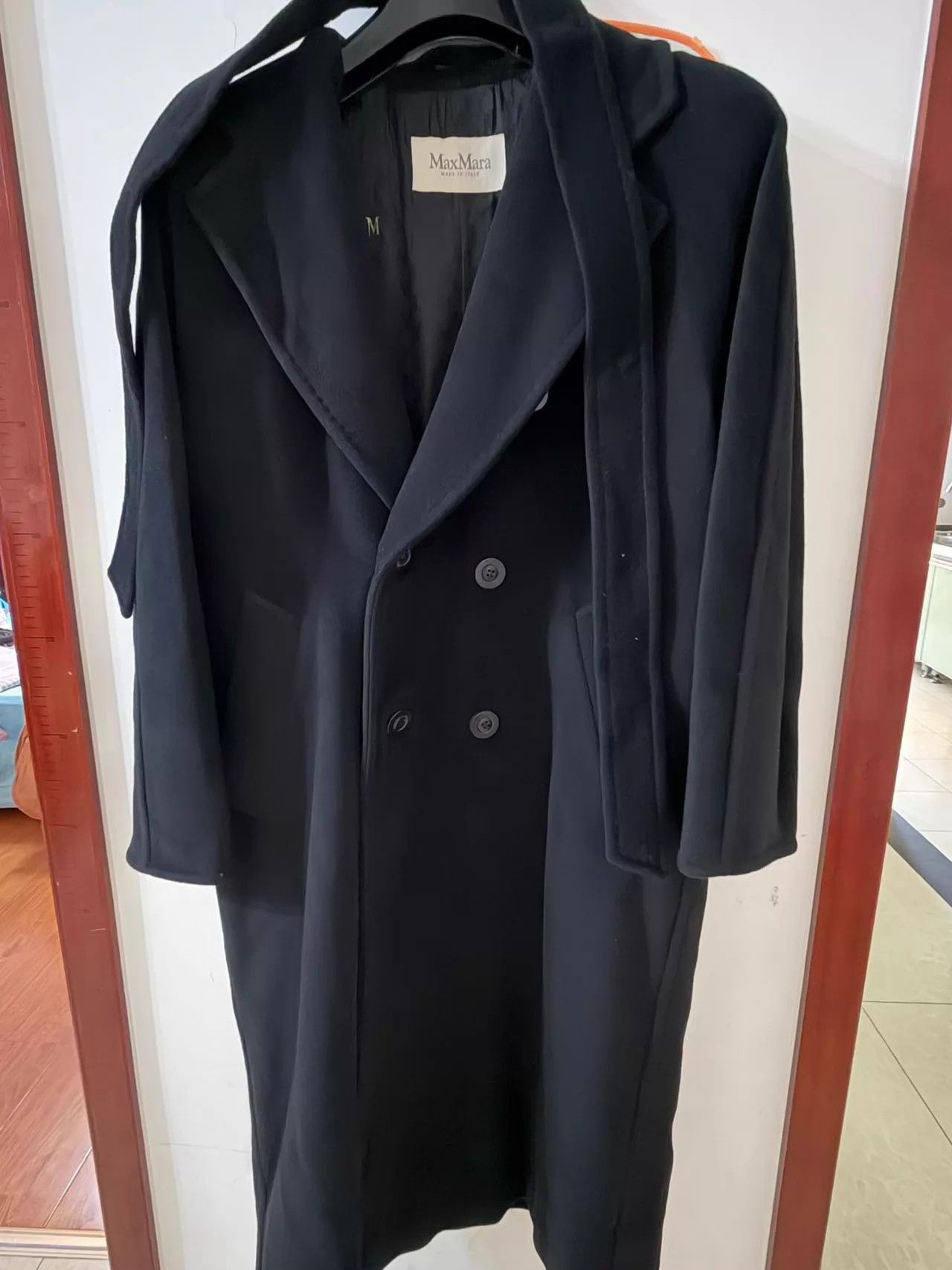 Max Mara Max Mara 101801 Cashmere Coat Black 36 Like New Size XS / US 0-2 / IT 36-38 - 1 Thumbnail