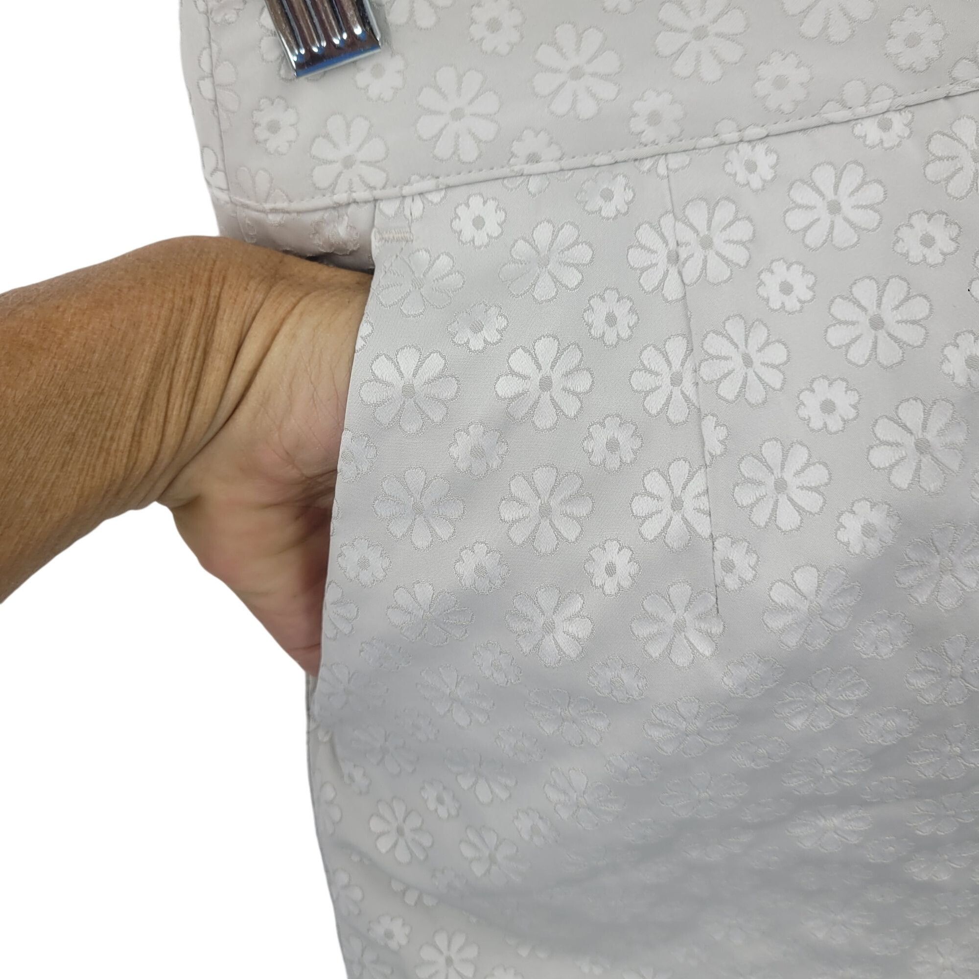 BUGATCHI Bugatchi Skirt Skort 4 Silver White Floral Stretch Pockets Size 27" / US 4 / IT 40 - 11 Thumbnail