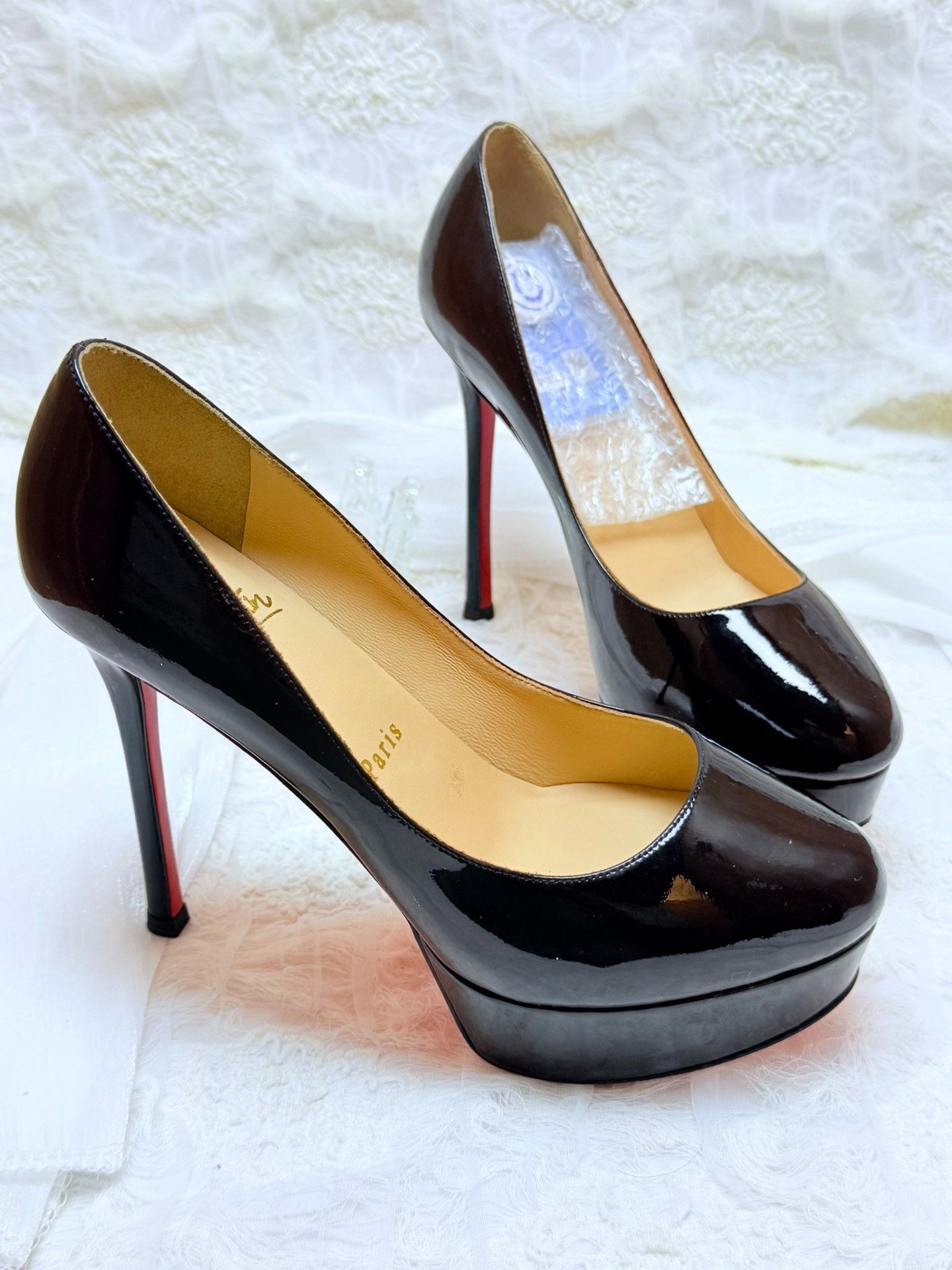 Christian Louboutin Christian Louboutin Red Lowtop Sneakers us_7-5 Women Size US 7.5 / IT 37.5 - 1 Thumbnail