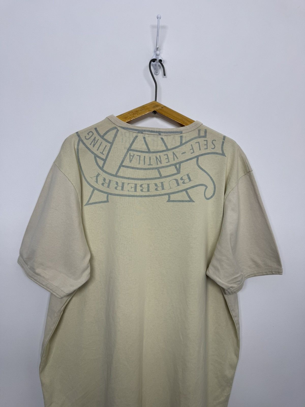Burberry Vintage Y2k Burberry Big Logo T Shirt Luxury Size US L / EU 52-54 / 3 - 14 Thumbnail