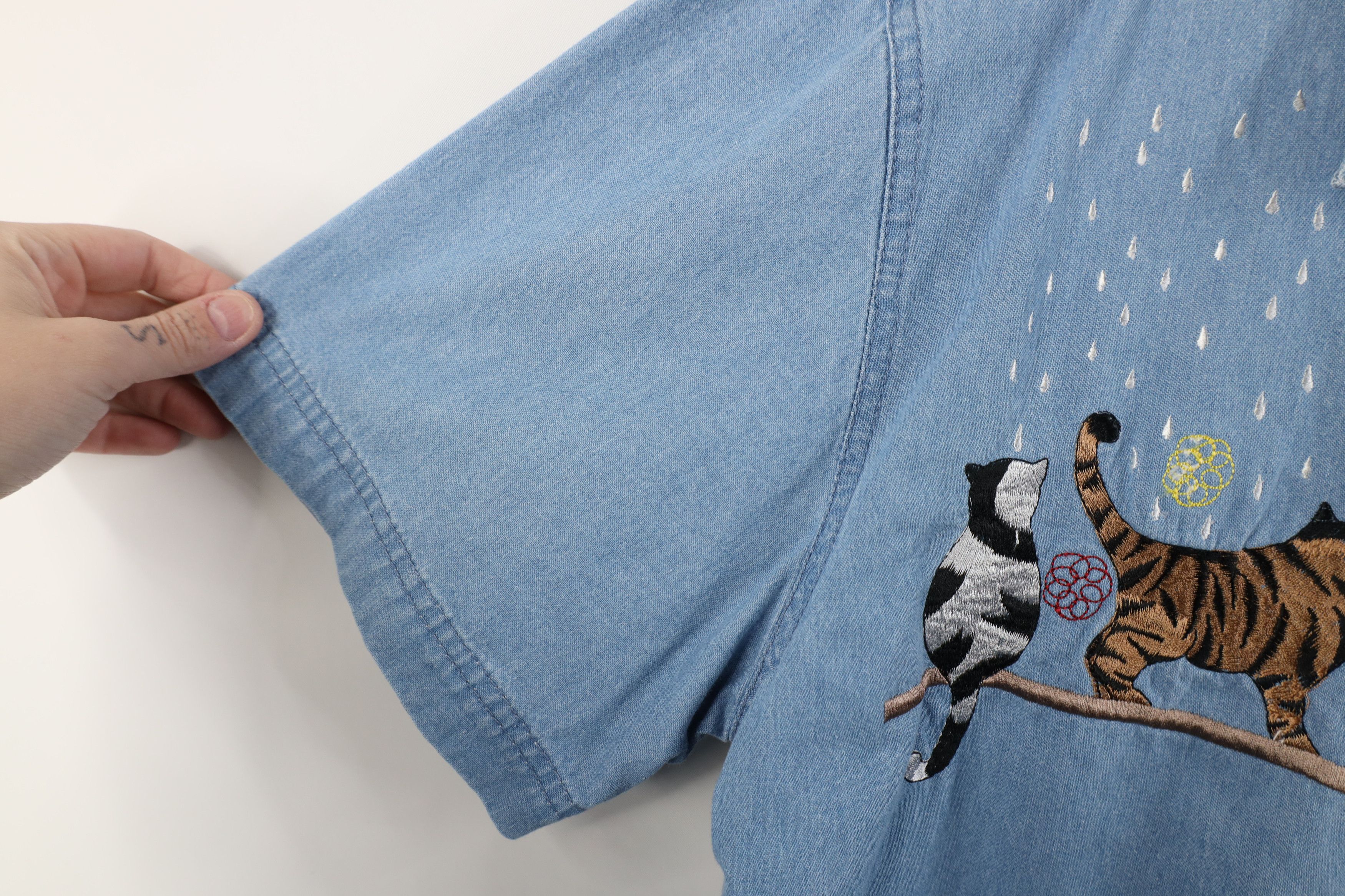 Vintage Vintage 90s Streetwear Short Sleeve Denim Button Shirt Size L / US 10 / IT 46 - 9 Thumbnail