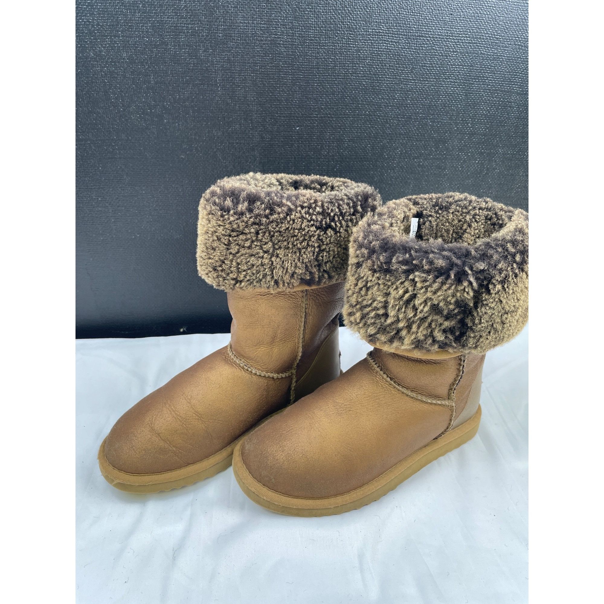 Ugg UGG Classic Women's Tall Metallic Sheepskin Boots/Shoes SIze Size US 5 / IT 35 - 3 Thumbnail