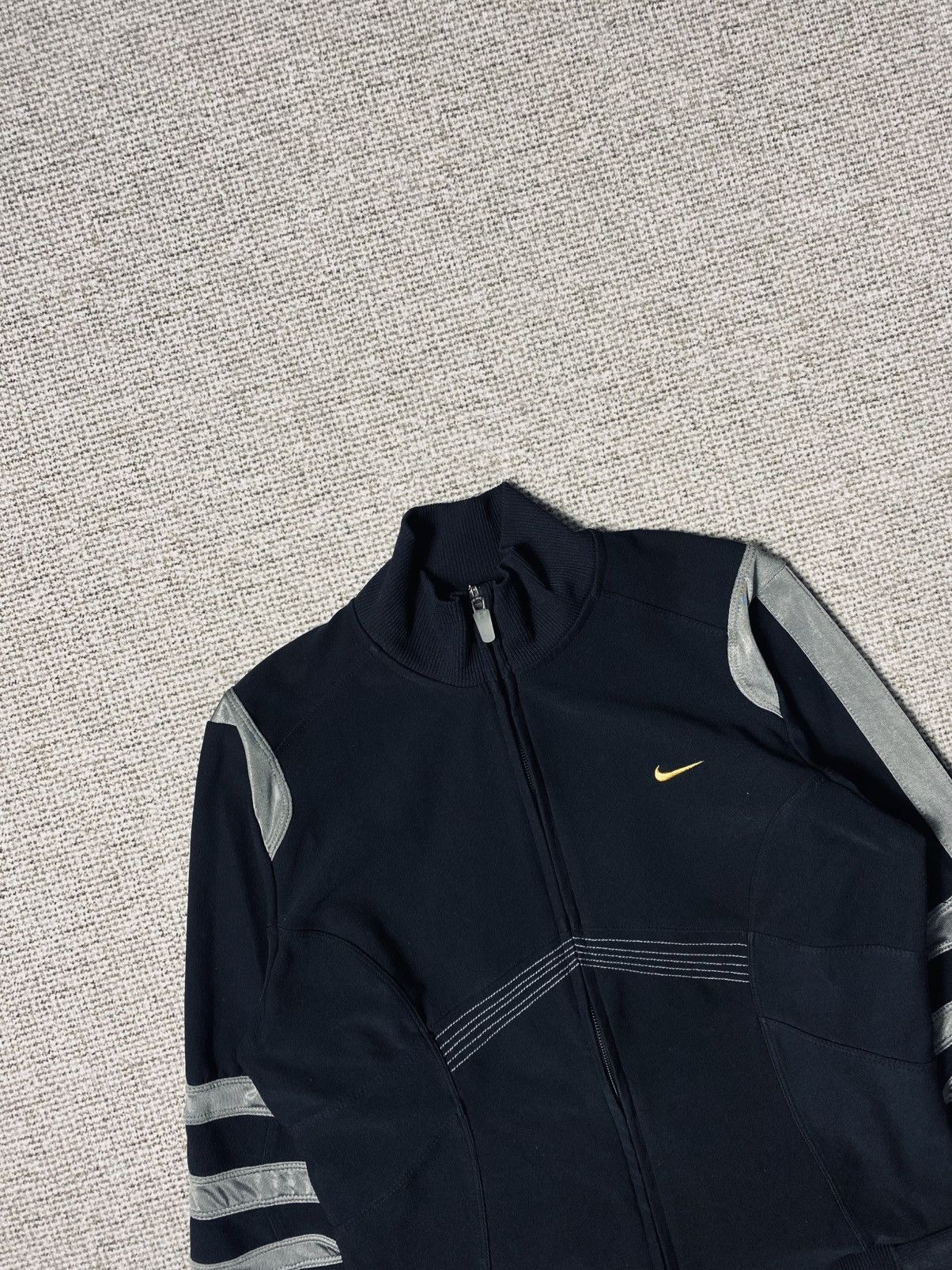 Nike Rare Y2k Nike Drifit Track Jacket Size US S / EU 44-46 / 1 - 6 Thumbnail