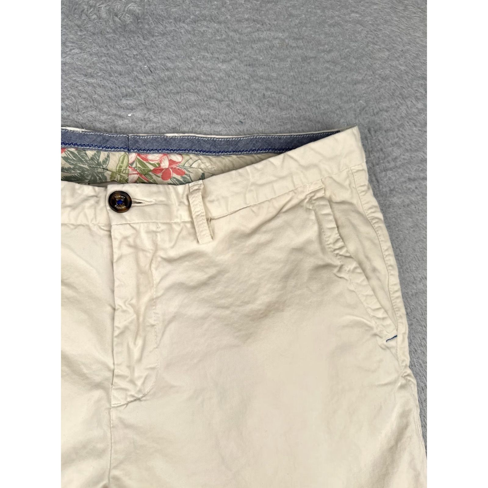Tommy Bahama Tommy Bahama Shorts Mens 34 Chino Flat Front Zip Fly Beige Khaki Casual Beach Linen Cotton Blend Pockets Size US 34 / EU 50 - 6 Thumbnail