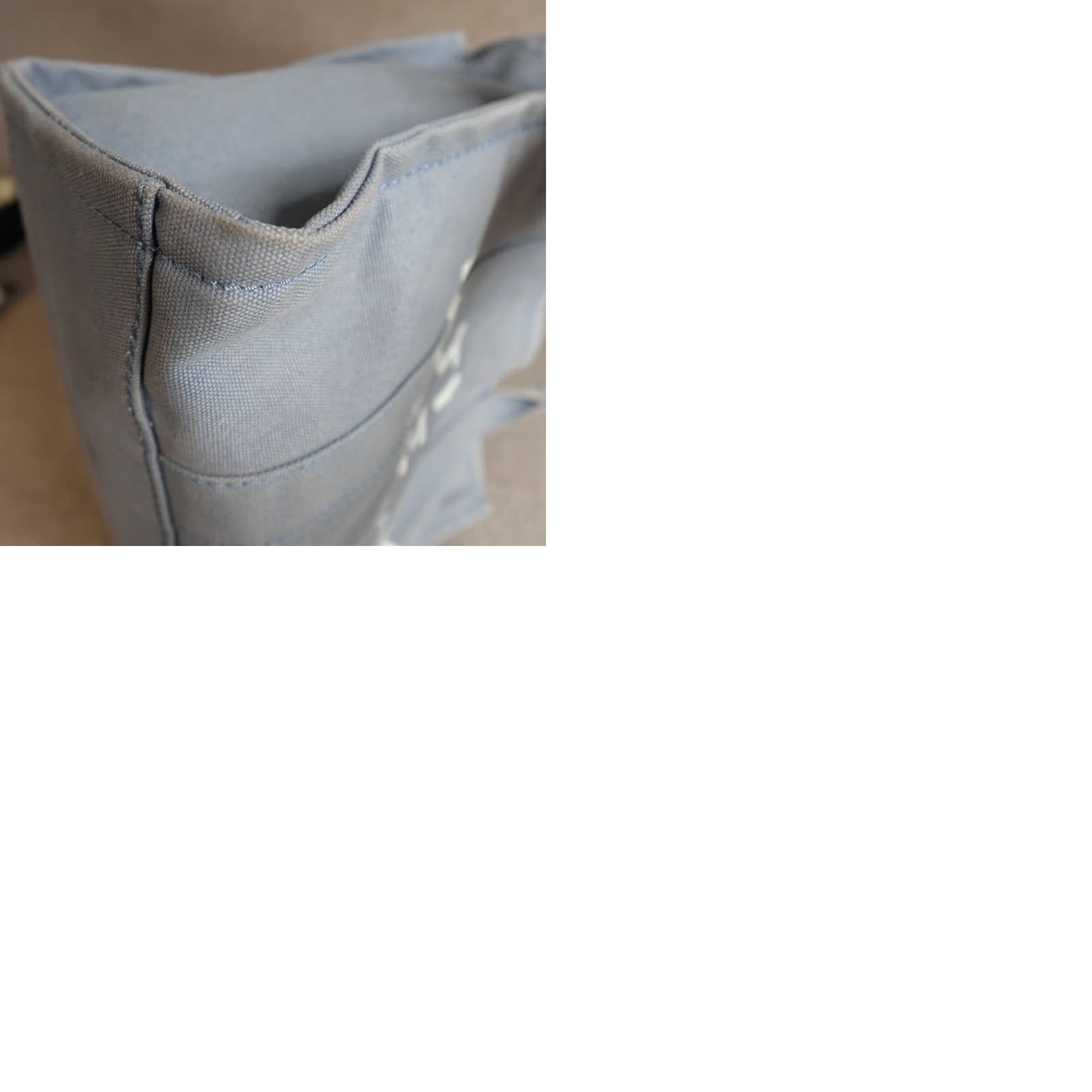 Marc Jacobs VINTAGE Marc Jacobs The Tote Bag Blue Canvas Zip Top Tote Bag Womens Large Blue Canvas Zip Top Inner Pockets 90s? Size L / US 10 / IT 46 - 11 Thumbnail