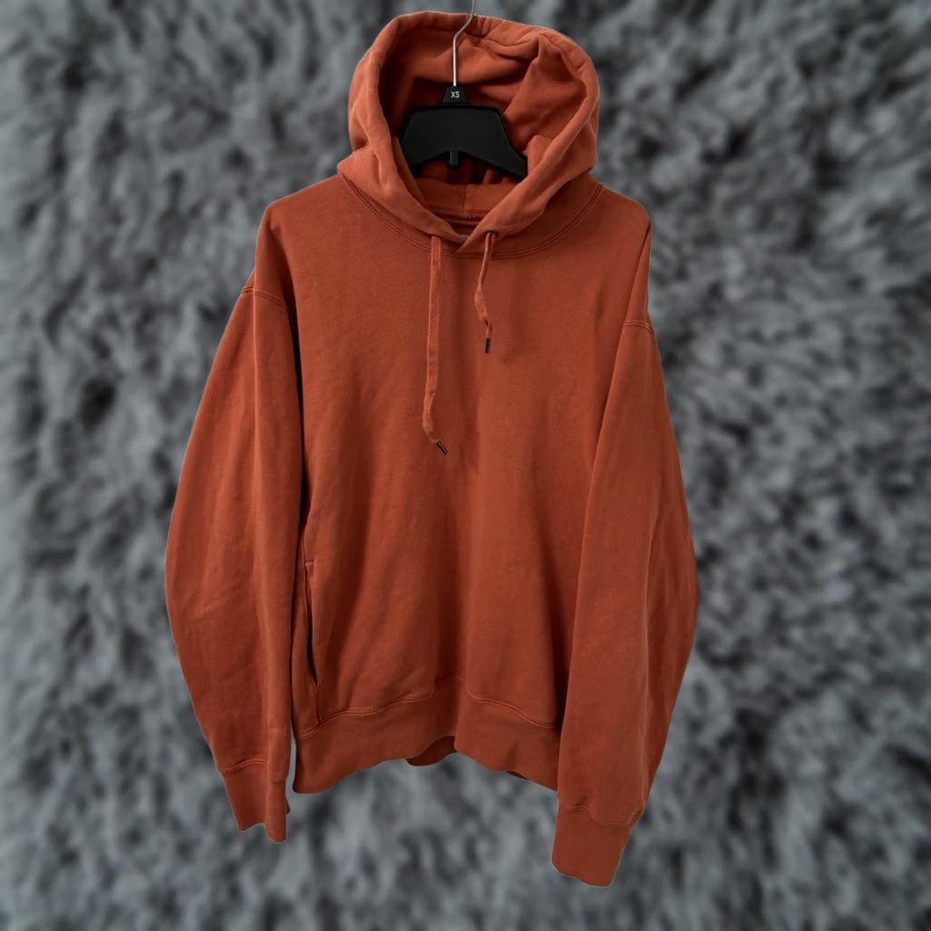 Uniqlo UNIQLO Hoodie Mens M Orange Pullover Sweatshirt Pockets Long Sleeve Capillary 26” Size US M / EU 48-50 / 2 - 1 Thumbnail