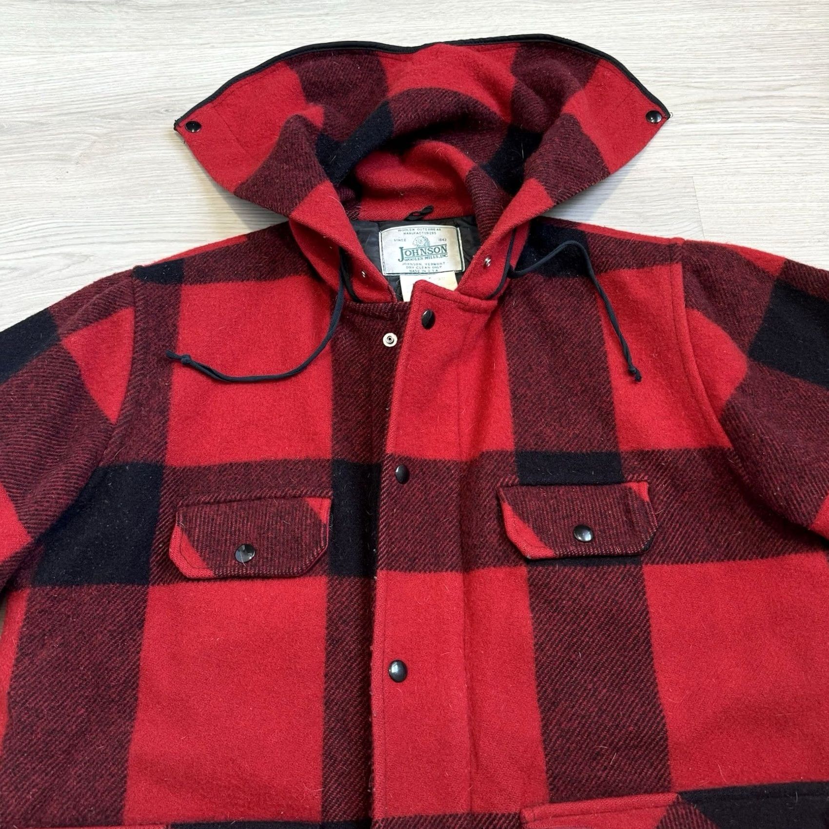 Johnson Woolen Mills VINTAGE Johnson Woolen Mills Buffalo Plaid Hooded Wool Hunting Jacket 44 Mens Jacket Size US S / EU 44-46 / 1 - 4 Thumbnail