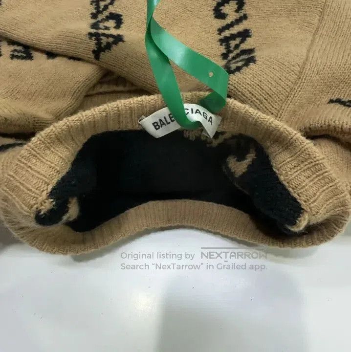 Balenciaga Balenciaga Logo Knit Sweater in Beige. Size US XS / EU 42 / 0 - 8 Thumbnail