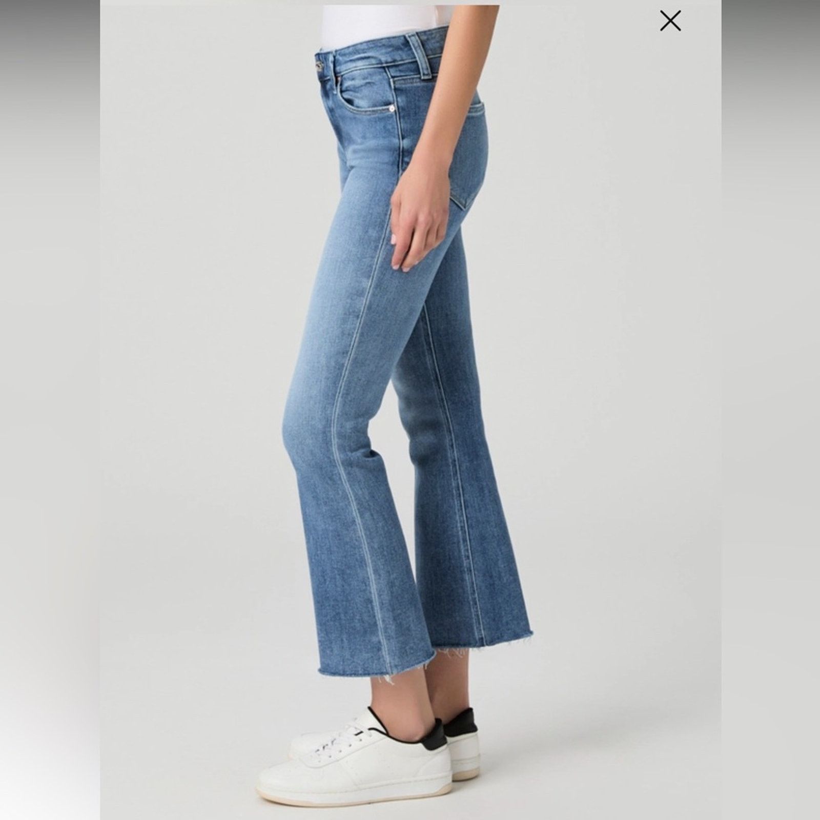 Paige NWT Paige $229 Collette Crop Flare Jean with Raw Hem size 26 Size 26" / US 2 / IT 38 - 3 Thumbnail