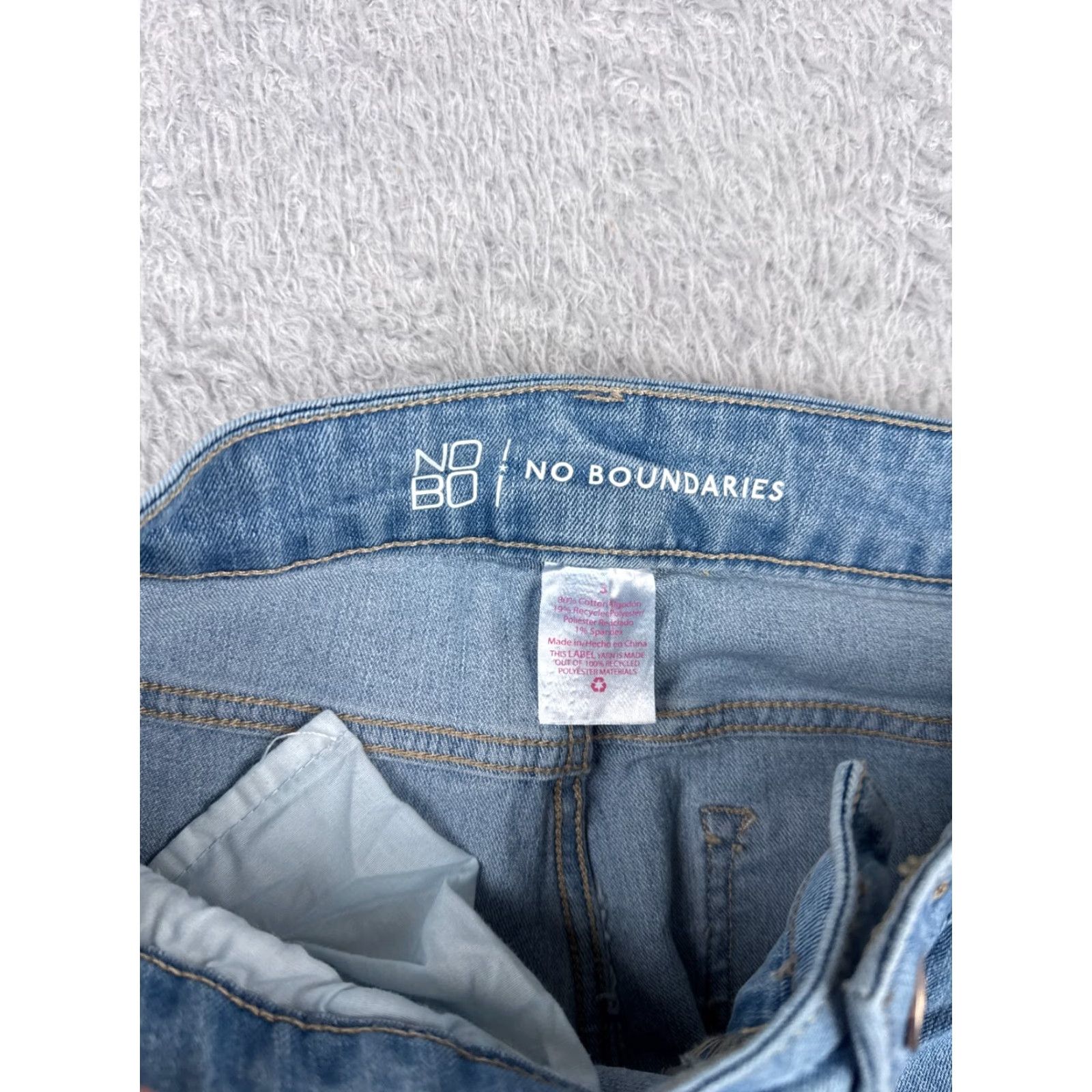 Vintage No Boundaries Jeans Juniors 3 Blue Denim Flared Light Wash Cotton 27x30 Stretch 5-Pocket Size 26" / US 2 / IT 38 - 2 Thumbnail