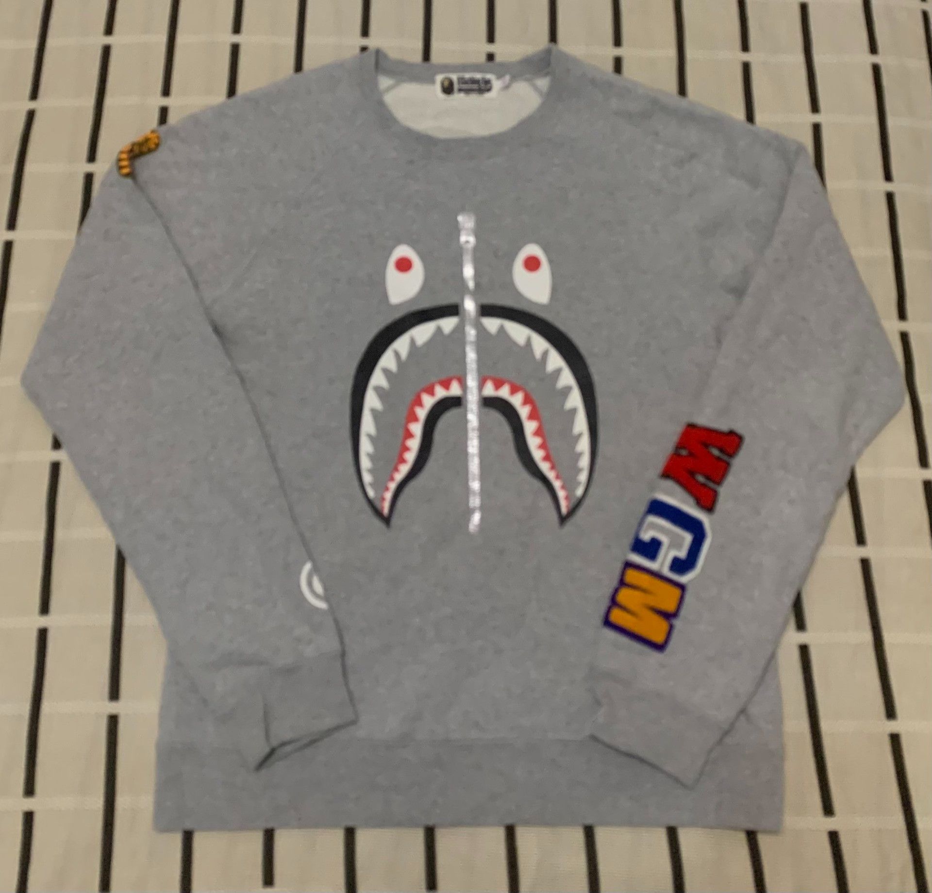 Bape Bape Shark Gray Hoodie S Men Size US S / EU 44-46 / 1 - 1 Thumbnail