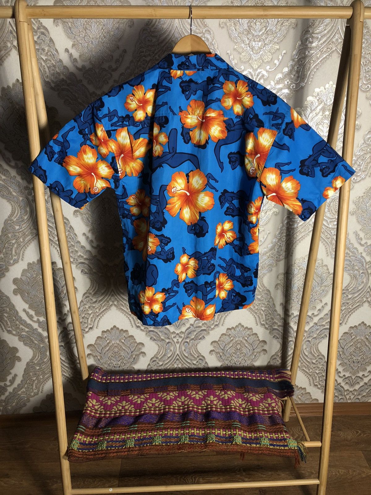 Vintage VERY RARE SEXY GIRLS DESIGNER SHIRT HAWAII CASUAL Y2K 90s Size US L / EU 52-54 / 3 - 8 Thumbnail