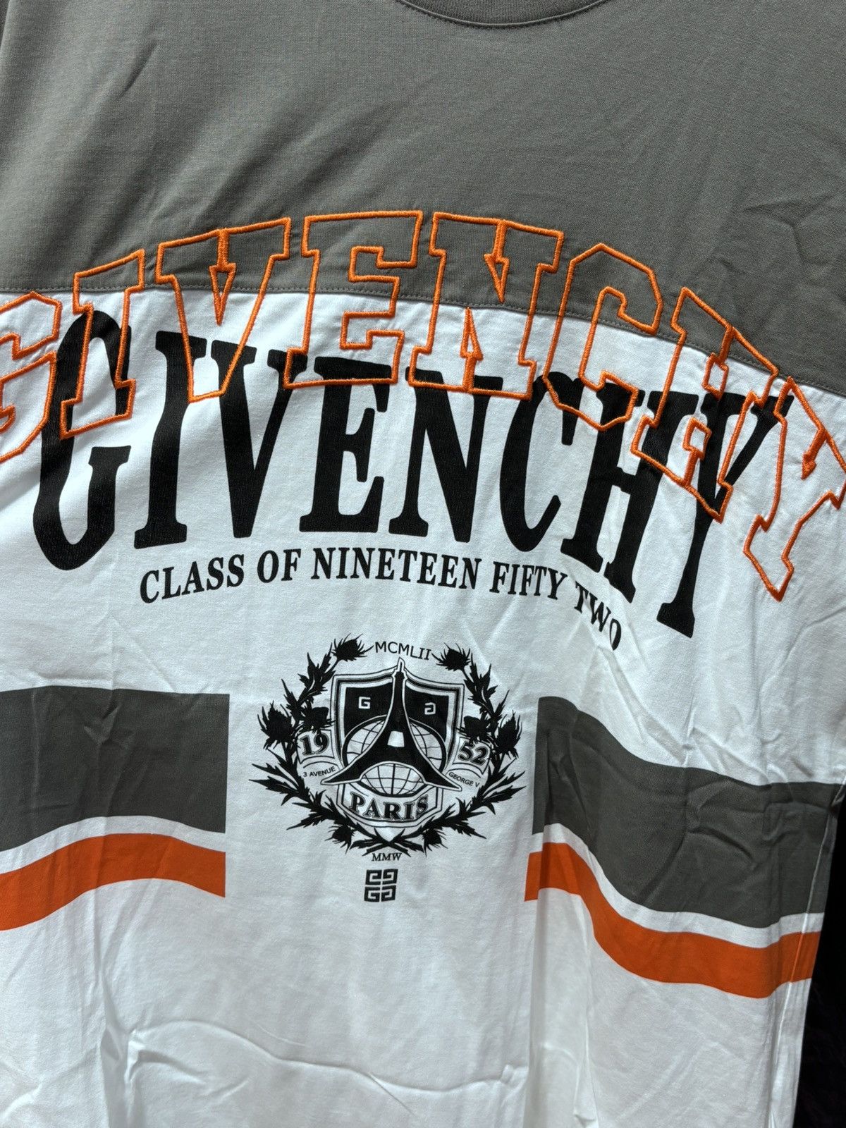 Givenchy Givenchy Class of Nineteen Fifty Two Grey/White Tee Size US L / EU 52-54 / 3 - 3 Thumbnail