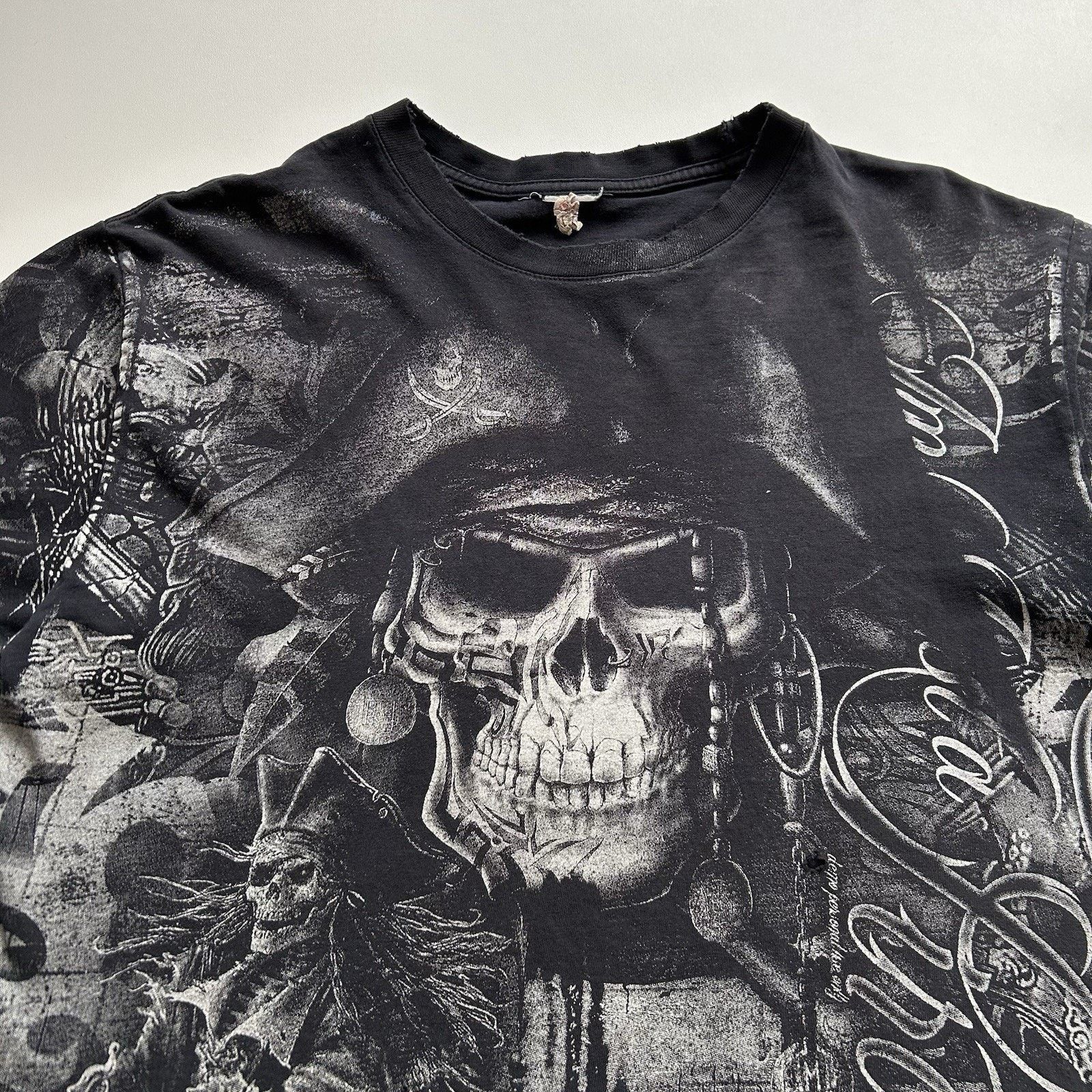 Vintage Vintage Y2K Pirate Skull AOP Shirt Large Faded Distressed Size US L / EU 52-54 / 3 - 2 Thumbnail