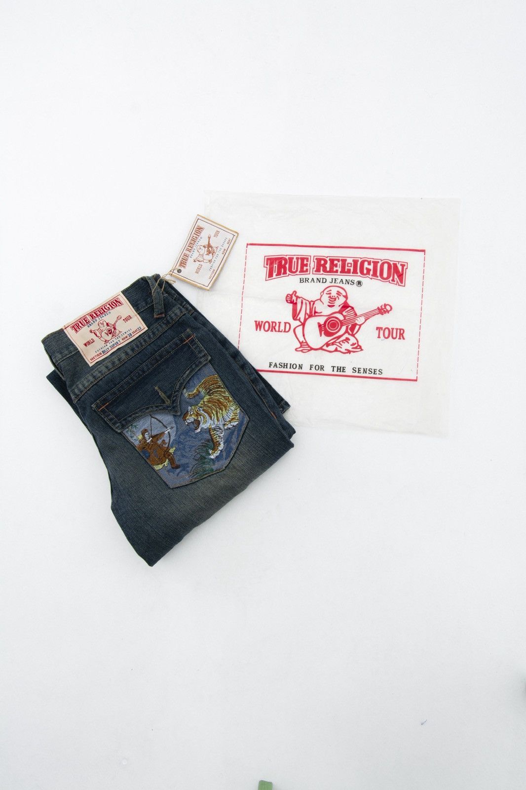 True Religion True religion faded denim distressed pants Size US 42 / EU 58 - 9 Thumbnail
