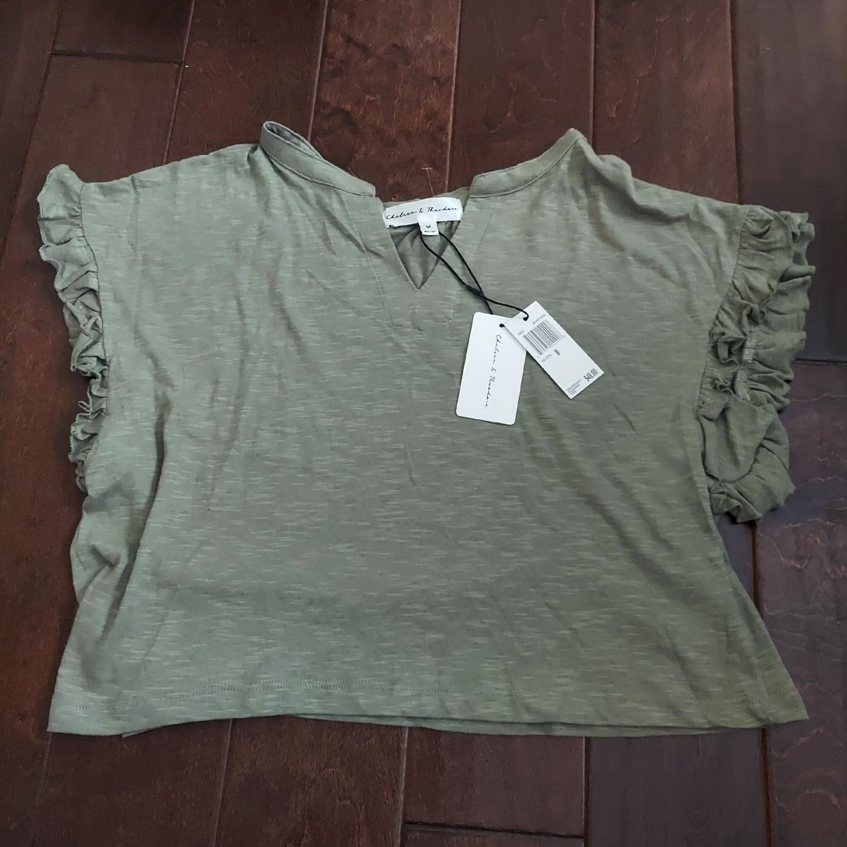 Olive Chelsea & Theodore Women's Blouse Short Sleeve V-Neck Light Olive Green M NWT MSRP 48 Size M / US 6-8 / IT 42-44 - 4 Thumbnail