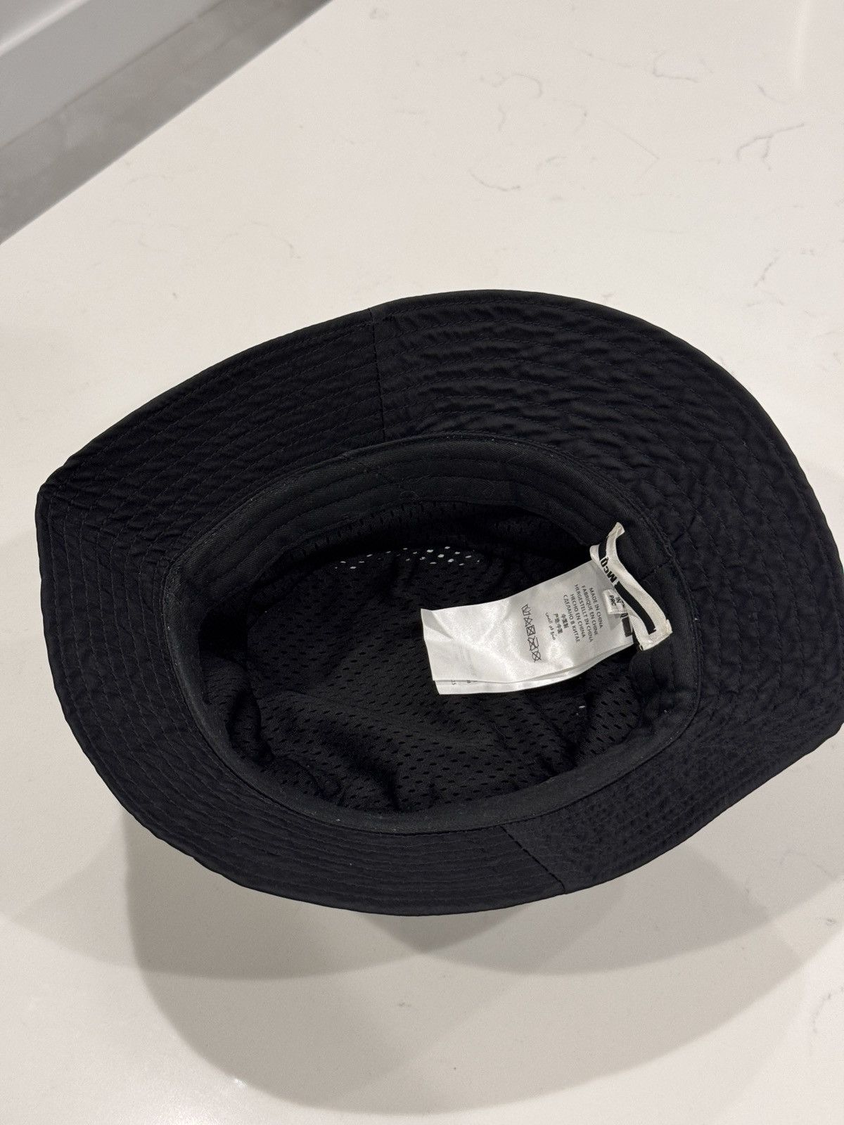 MCQ by Alexander McQueen white bucket hat McQ Alexander McQueen - Printed Shell Bucket Hat - Black McQ  main image 2