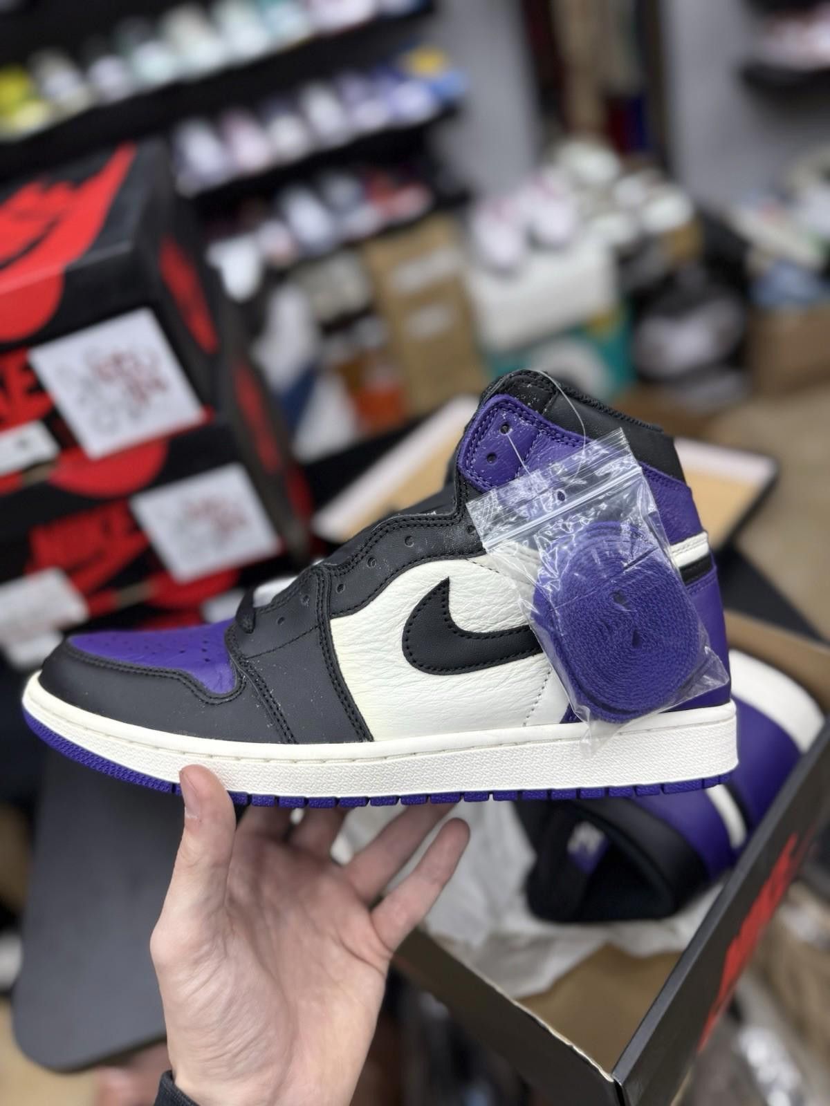 Jordan Brand Size 10 - Air Jordan 1 Retro High OG Court Purple (2018) NEW Size US 10 / EU 43 - 9 Thumbnail