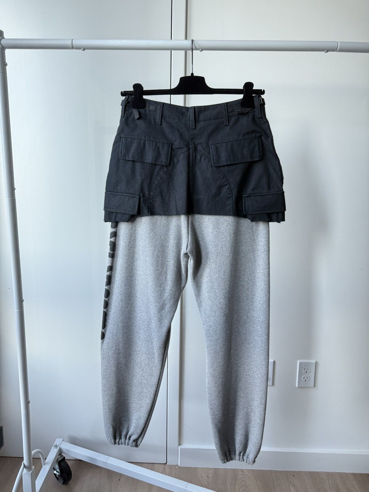 Vetements (RUNWAY) Vetements 19SS Hybrid cargo sweatpants in gray Size US 32 / EU 48 - 2 Thumbnail