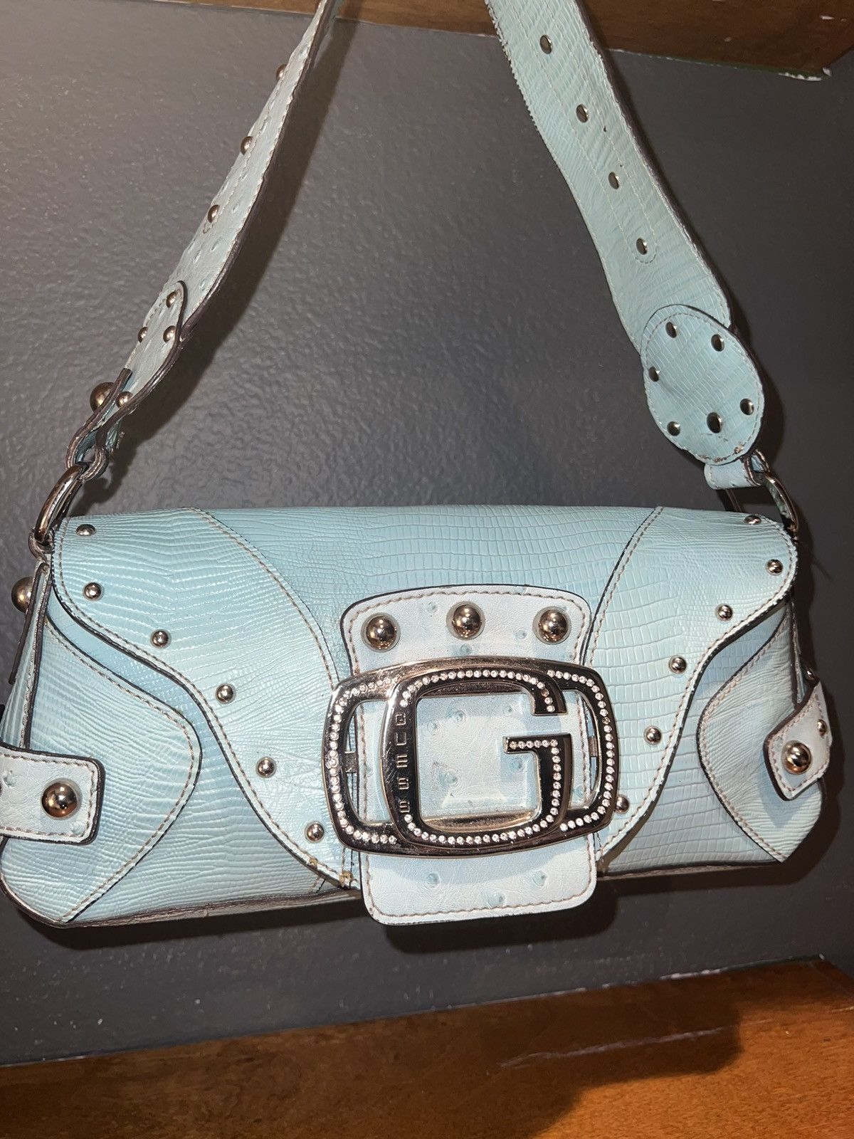 00s archive GUESS one shoulder bag Y2K - メルカリ