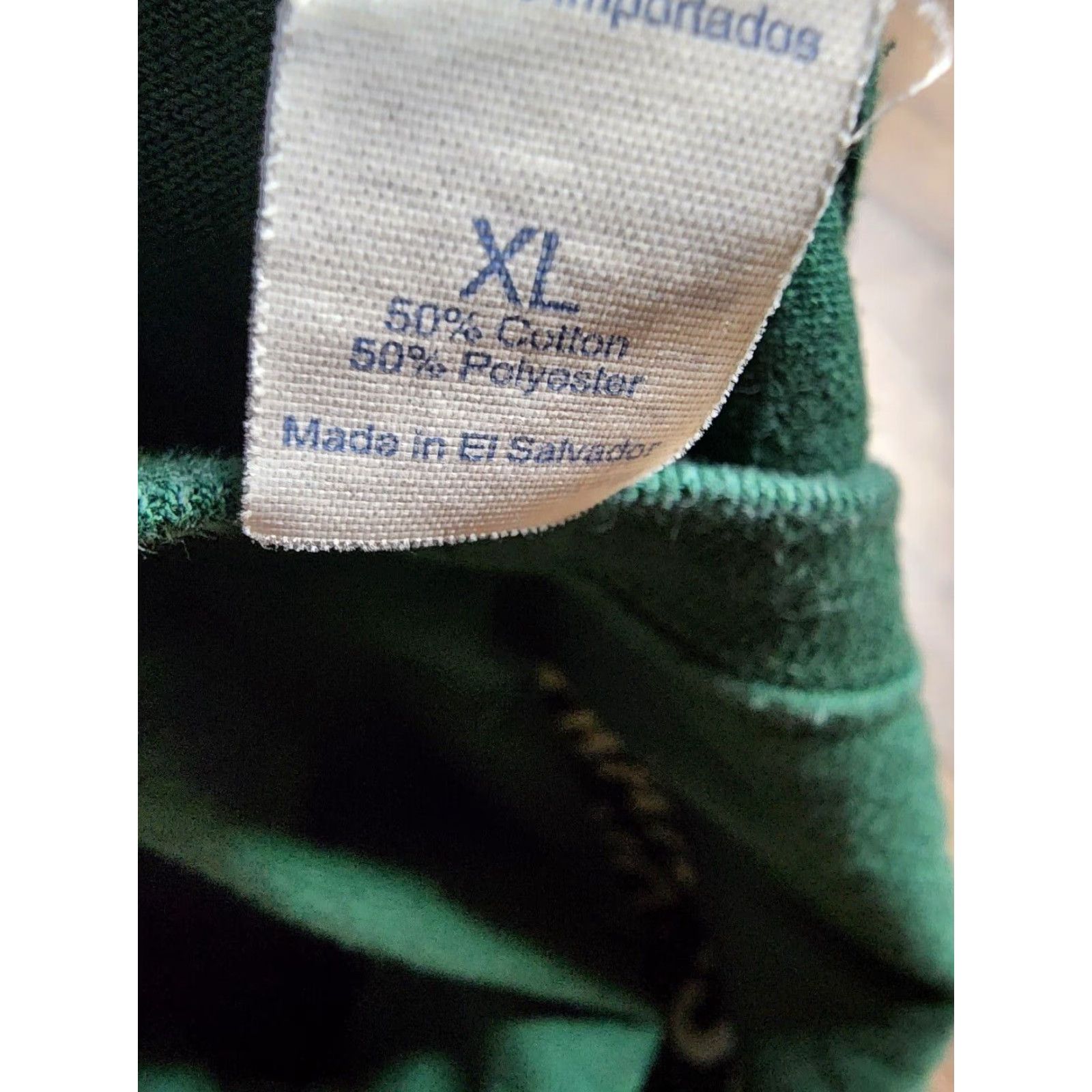 Gildan Gildan Graphic Tee Mens XL Green "Stay 1 Llama Apart" T-Shirt 2020 Size US XL / EU 56 / 4 - 6 Thumbnail