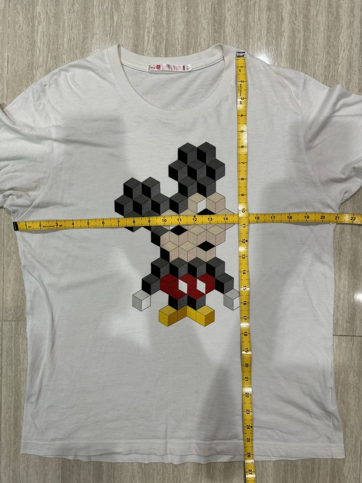 Disney Mickey mouse cube Uniqlo x Disney White Shirt L Size Size US L / EU 52-54 / 3 - 3 Thumbnail