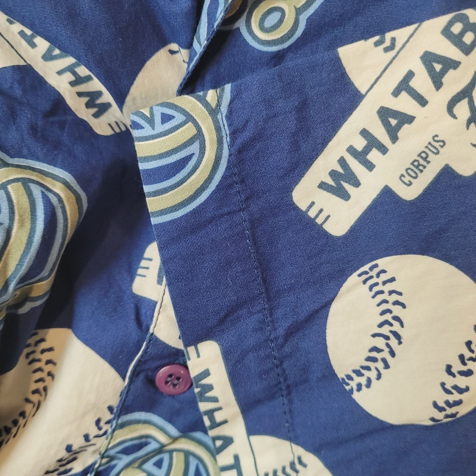 Other Whataburger Hooks Hawaiian Shirt XL MiLB SGA Texas Baseball Size US XL / EU 56 / 4 - 6 Thumbnail