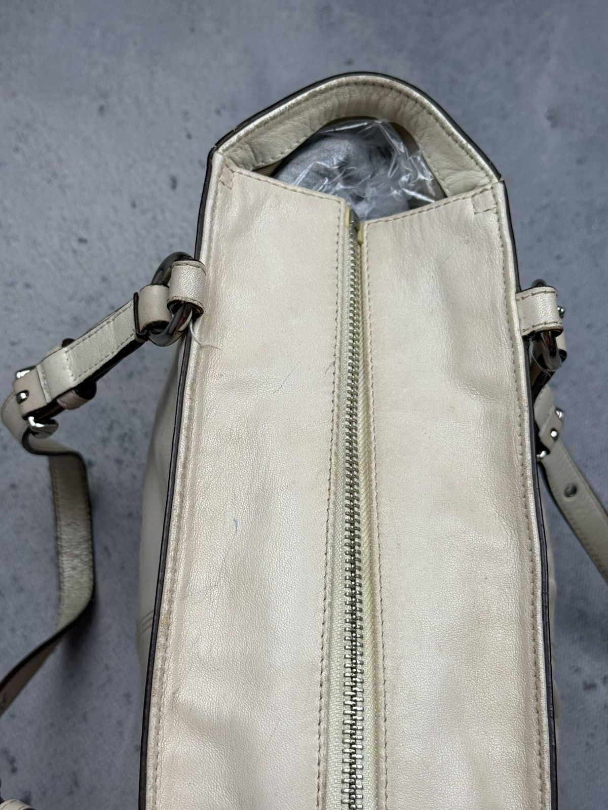 Coach Vintage Coach Beige Leather Tote Bag With Charm Turnlock Size ONE SIZE - 20 Thumbnail