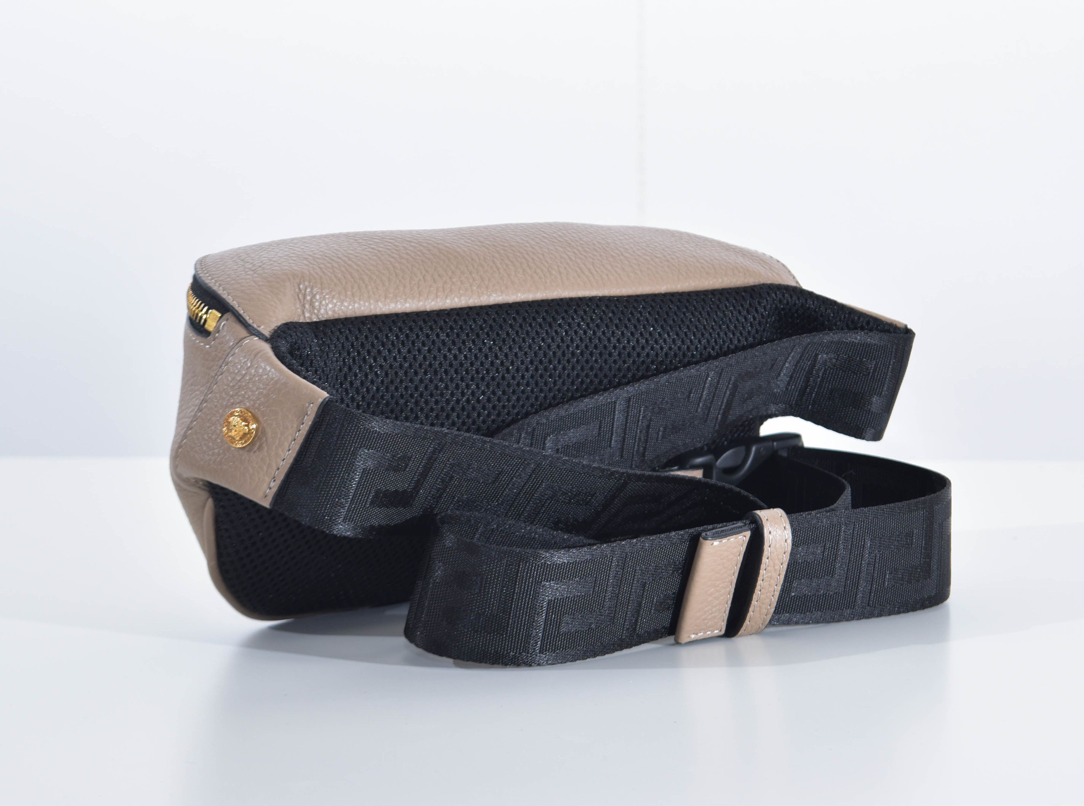 Versace VERSACE La Medusa dark beige leather belt bag authentic Size ONE SIZE - 3 Thumbnail