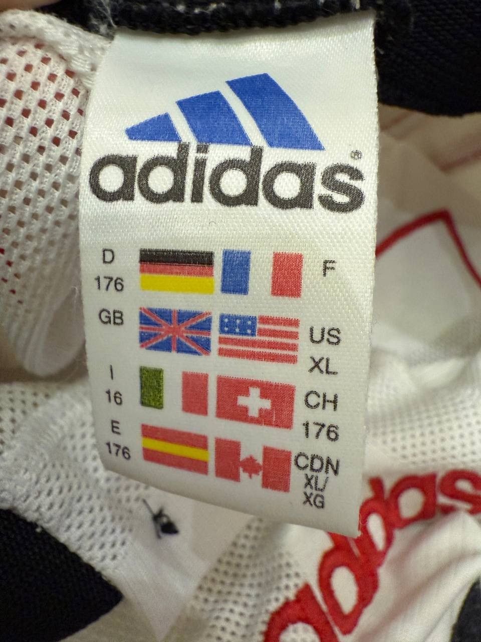 Adidas STUTTGART 1997 1998 VINTAGE FOOTBALL SHIRT SOCCER JERSEY Size US XL / EU 56 / 4 - 3 Thumbnail